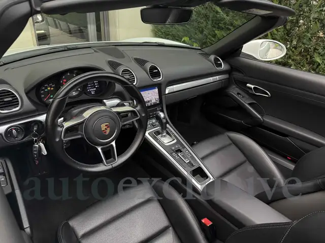 Porsche 718 Boxster view 13