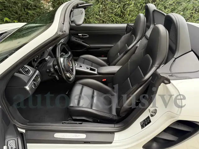 Porsche 718 Boxster view 8