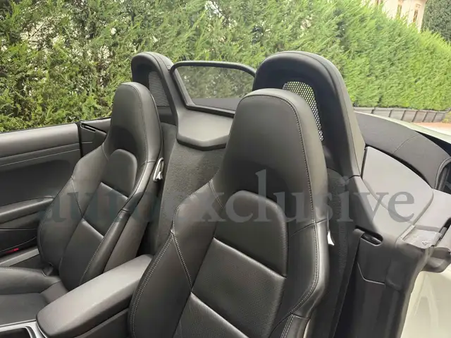 Porsche 718 Boxster view 9