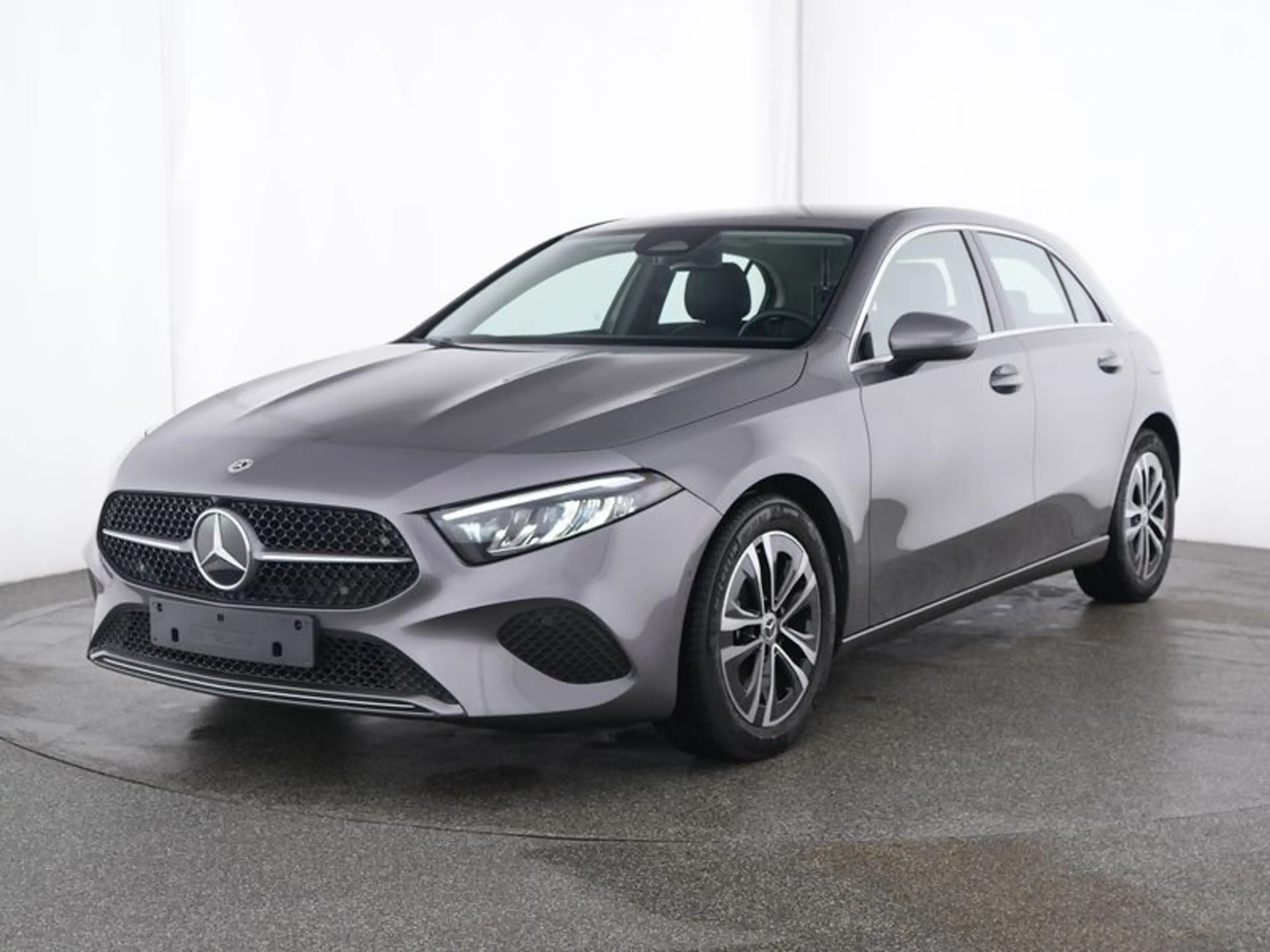 Mercedes-Benz A 180 — photo 2