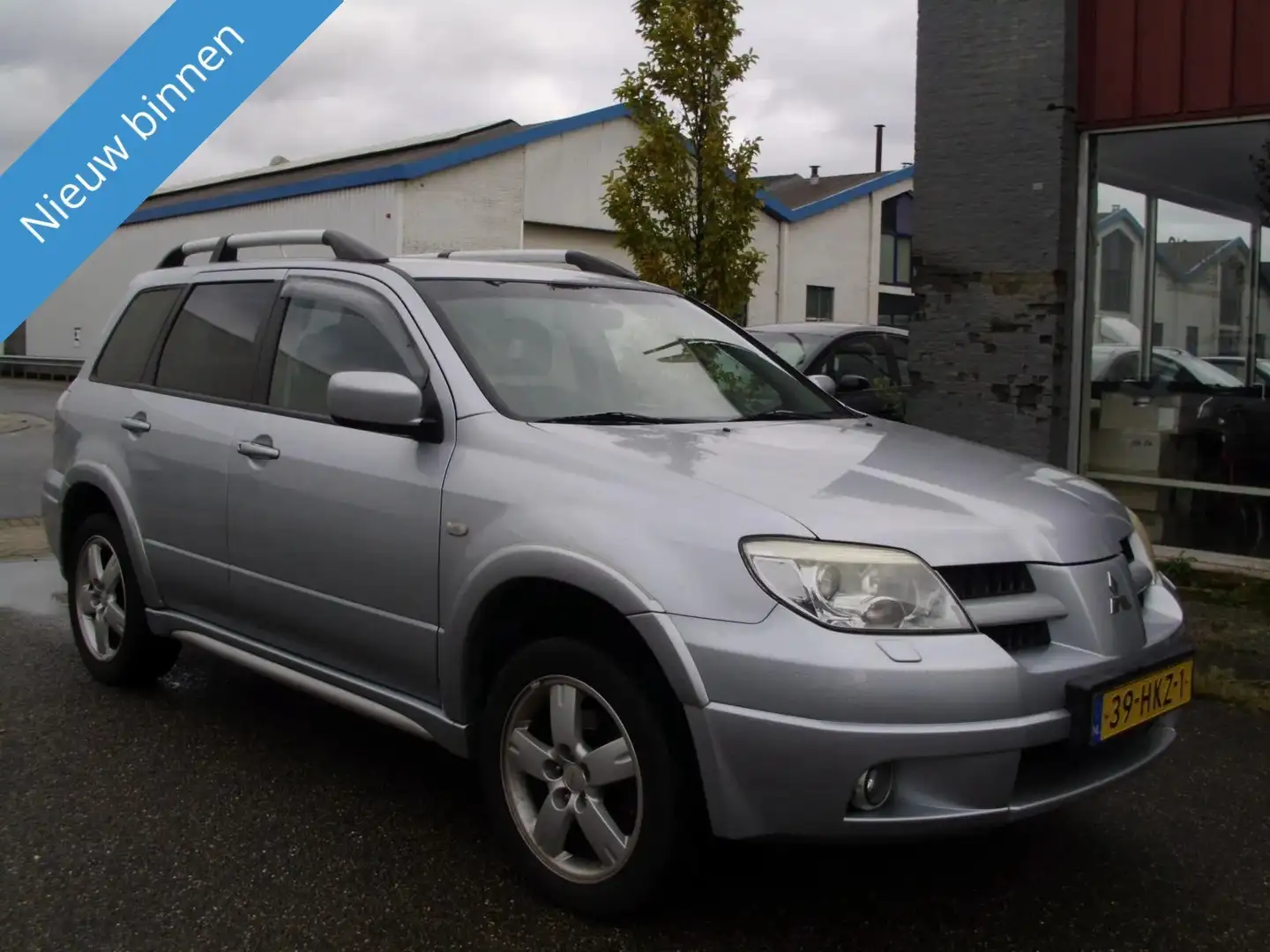 Mitsubishi Outlander MITSUBISHI 2.4 LPG G3 MET AIRCO KM 188000 Grau - 2