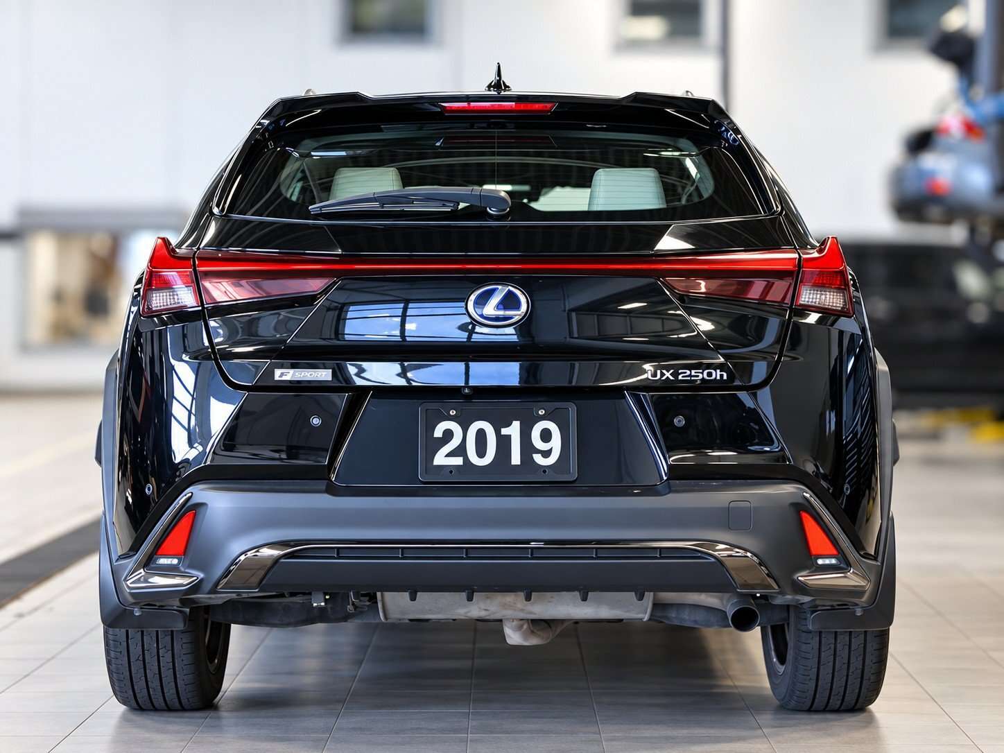 2019 Lexus UX F Sport Series 2 — снимка 4