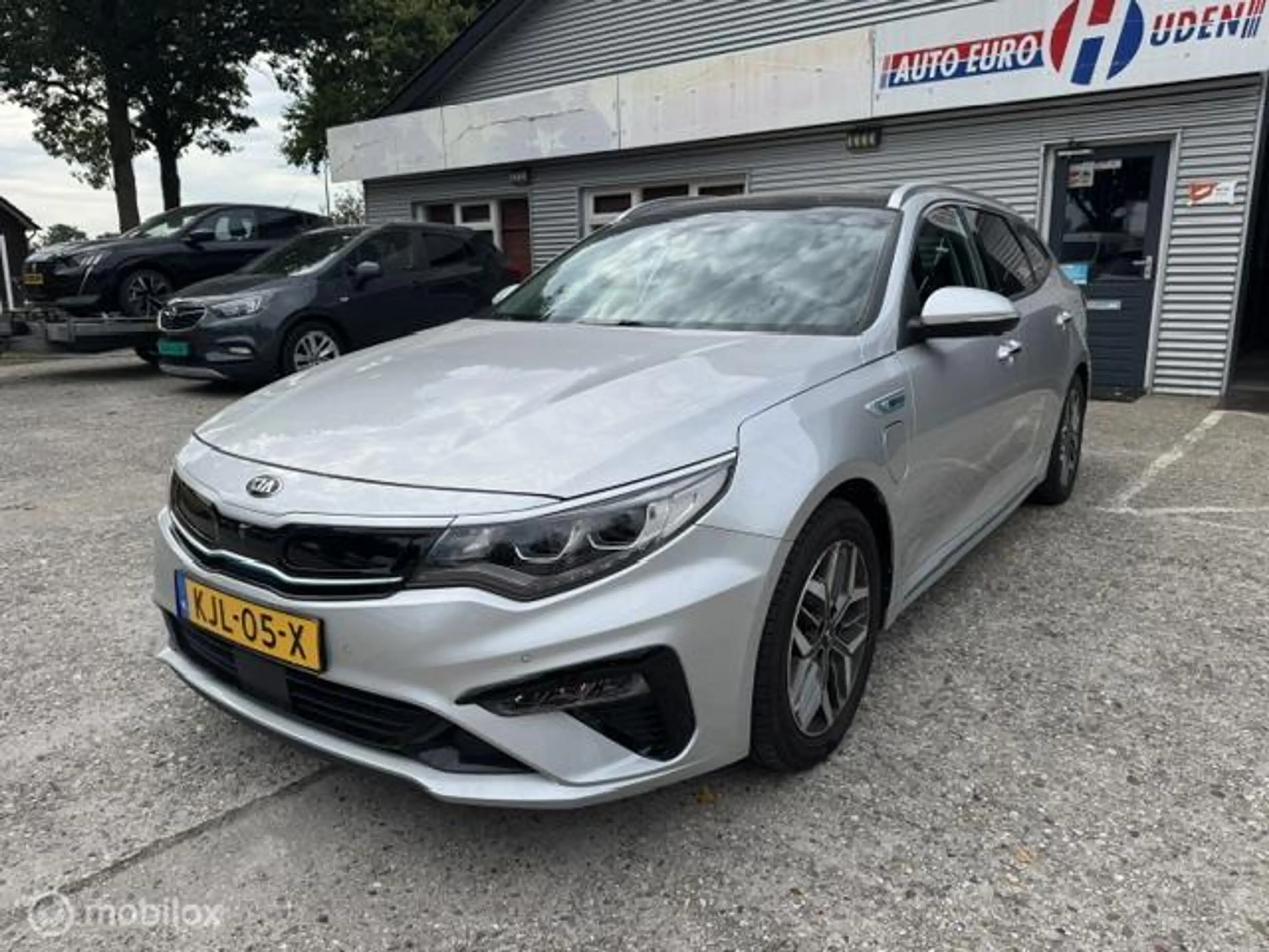 Kia Optima Sportswagon 2.0 GDI PHEV ExecutiveLine — photo 11