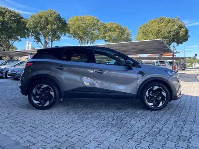Renault Captur view 4
