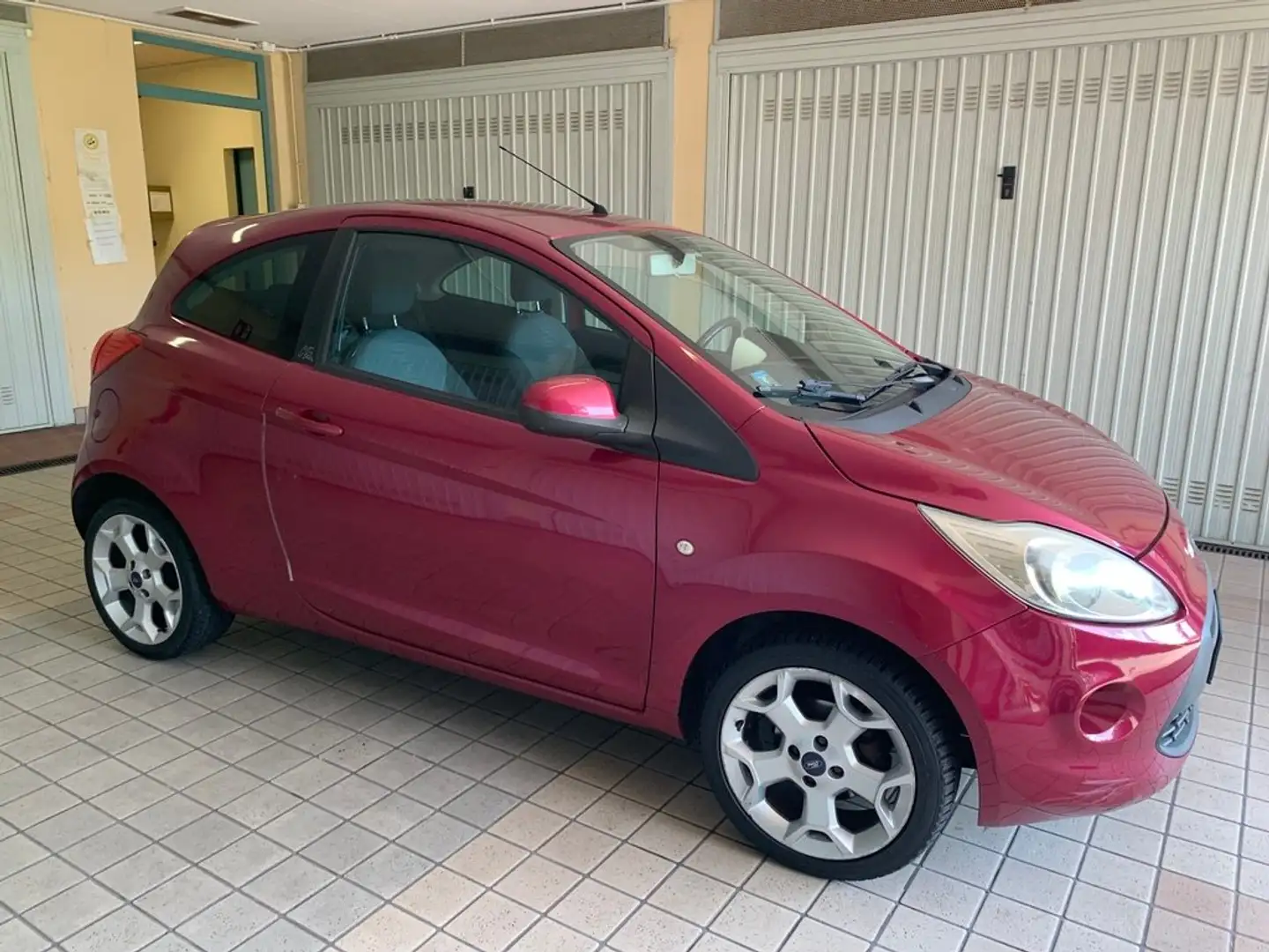 Ford Ka/Ka+ Ka 1.3 tdci Titanium 75cv Rojo - 2