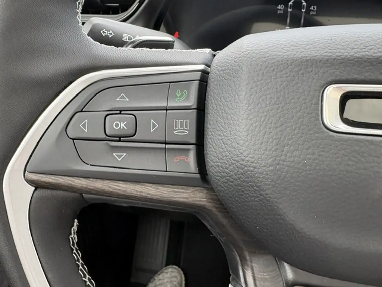 Jeep Grand Cherokee снимка Jeep Grand Cherokee
