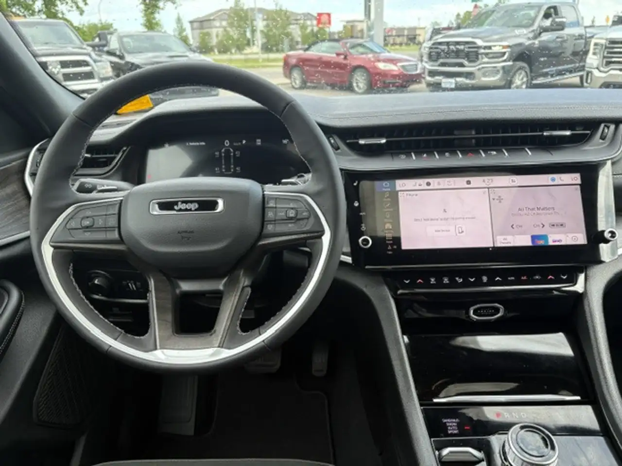 Jeep Grand Cherokee снимка Jeep Grand Cherokee