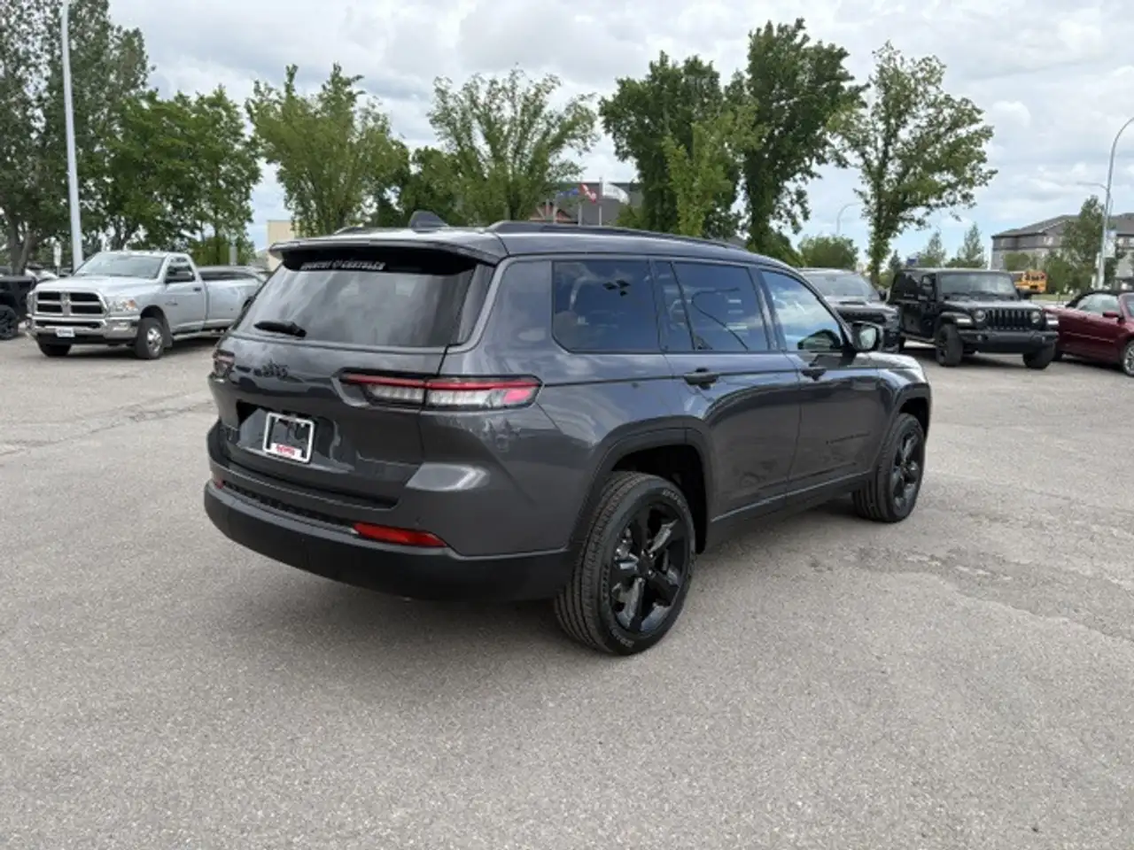 Jeep Grand Cherokee снимка Jeep Grand Cherokee