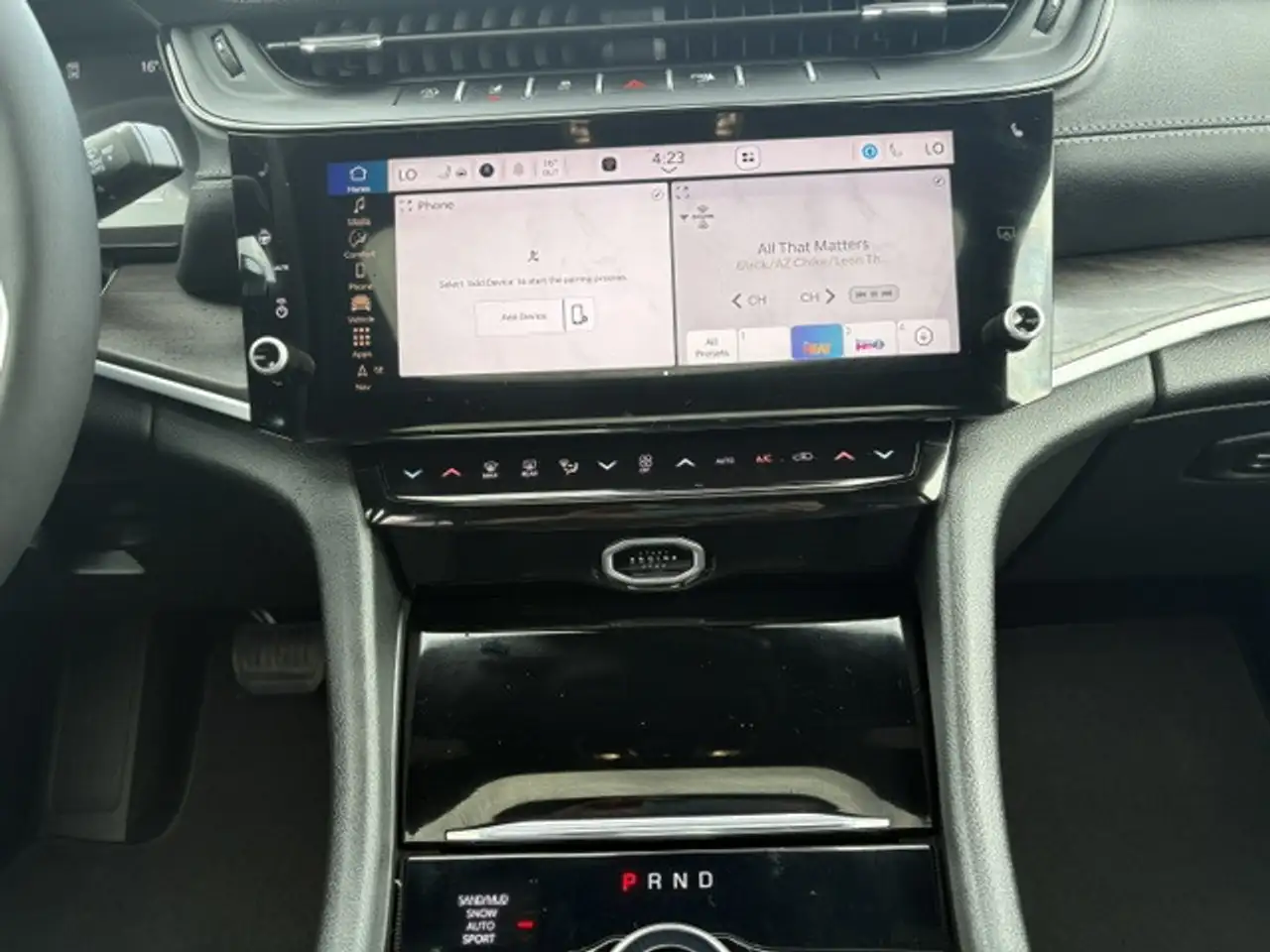 Jeep Grand Cherokee снимка Jeep Grand Cherokee