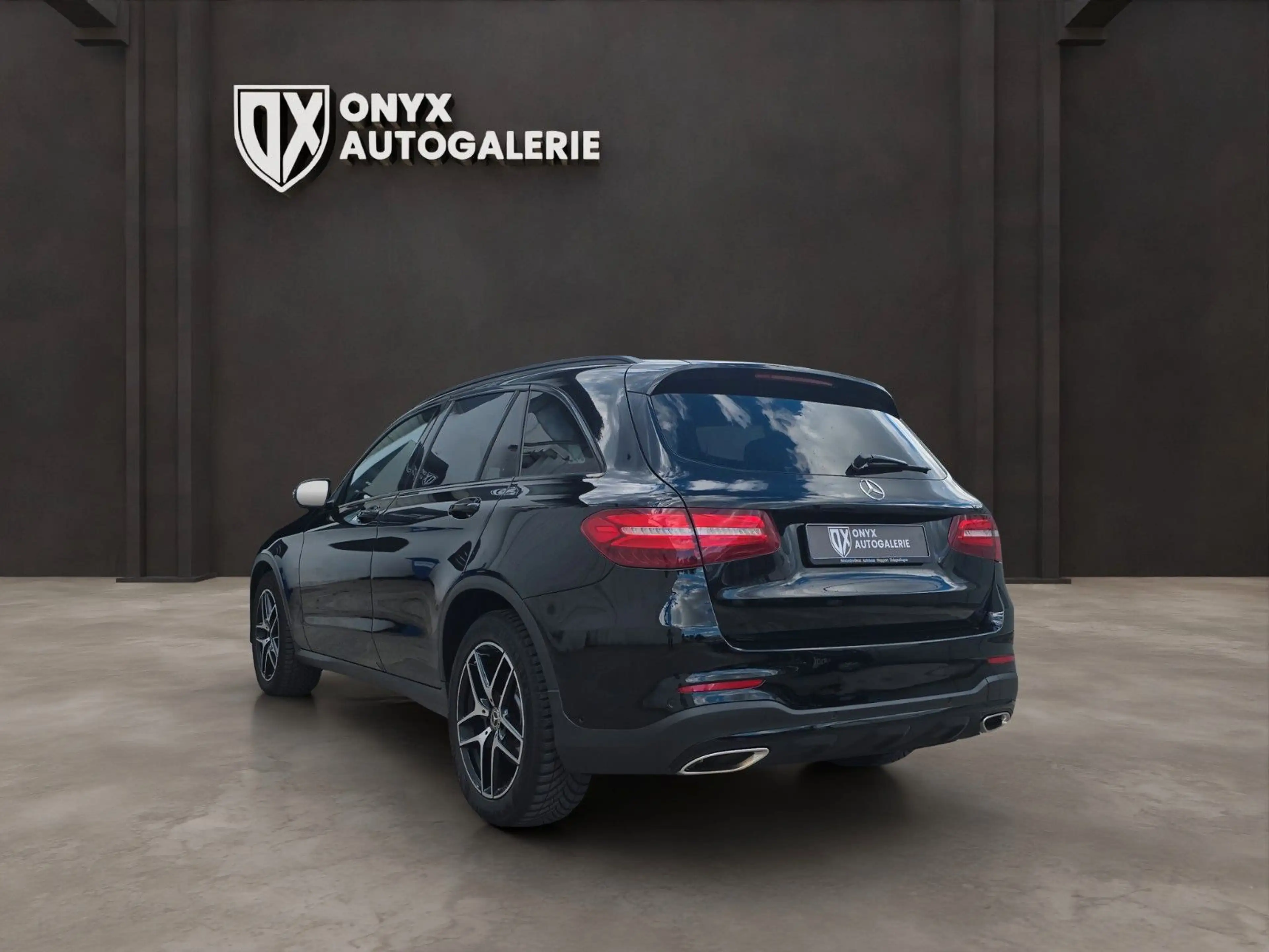 Mercedes-Benz GLC 250 4Matic/AMG line /Pano/ Memory — photo 3