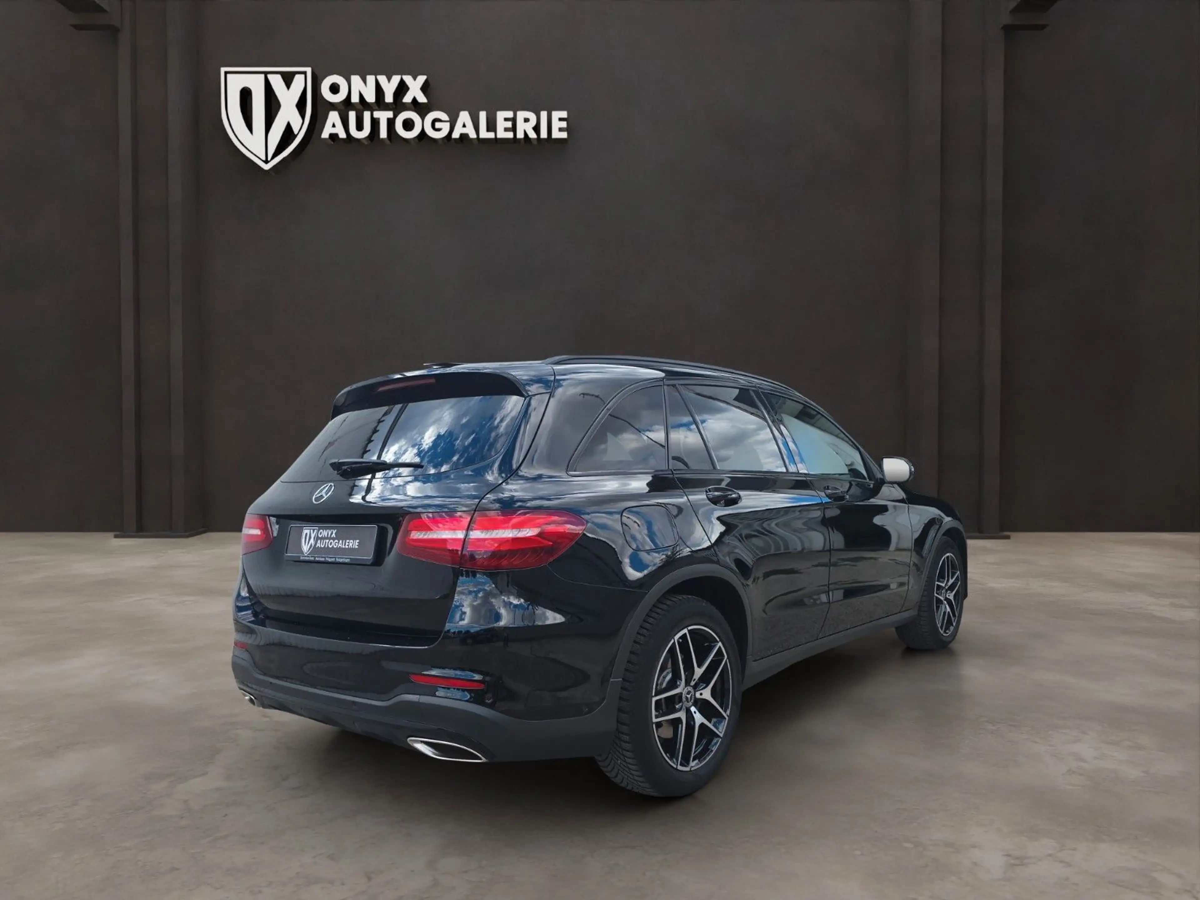 Mercedes-Benz GLC 250 4Matic/AMG line /Pano/ Memory — photo 5