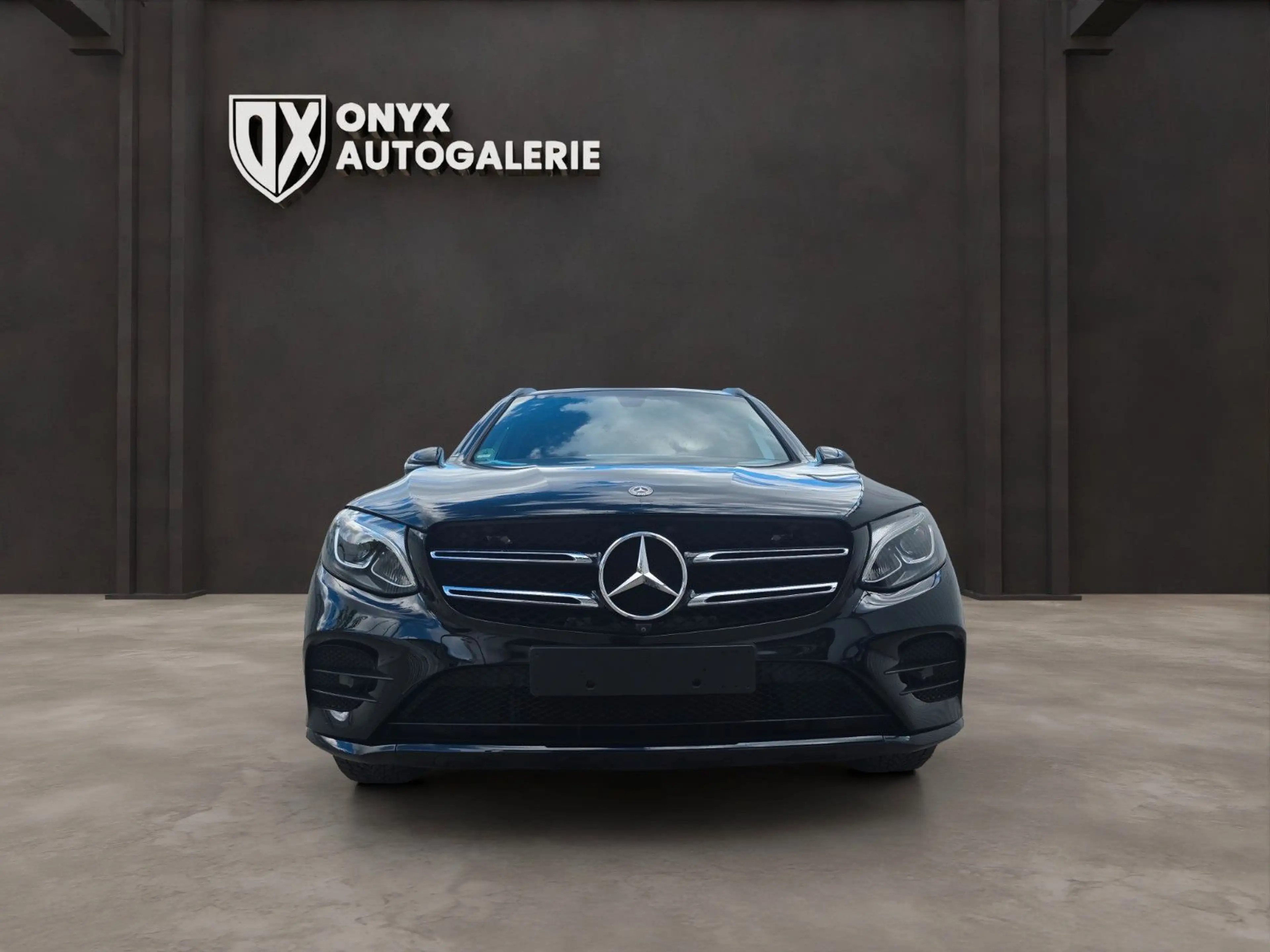 Mercedes-Benz GLC 250 4Matic/AMG line /Pano/ Memory — photo 8