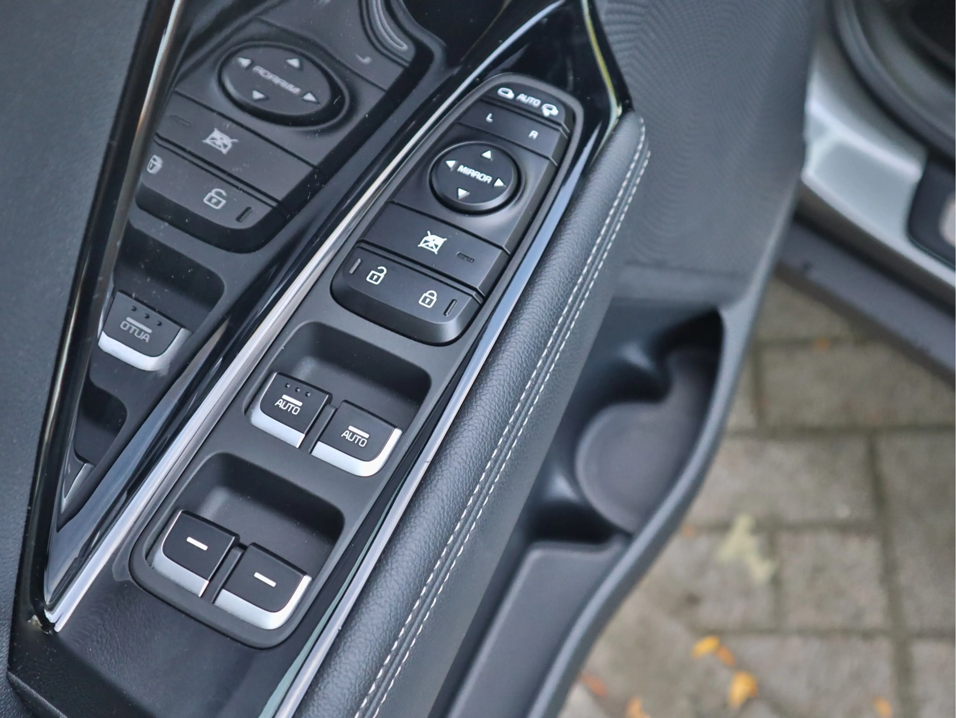 Kia Niro 1.6 GDi PHEV Plug-In-Hybrid ExecutiveLine 26.963km — photo 28