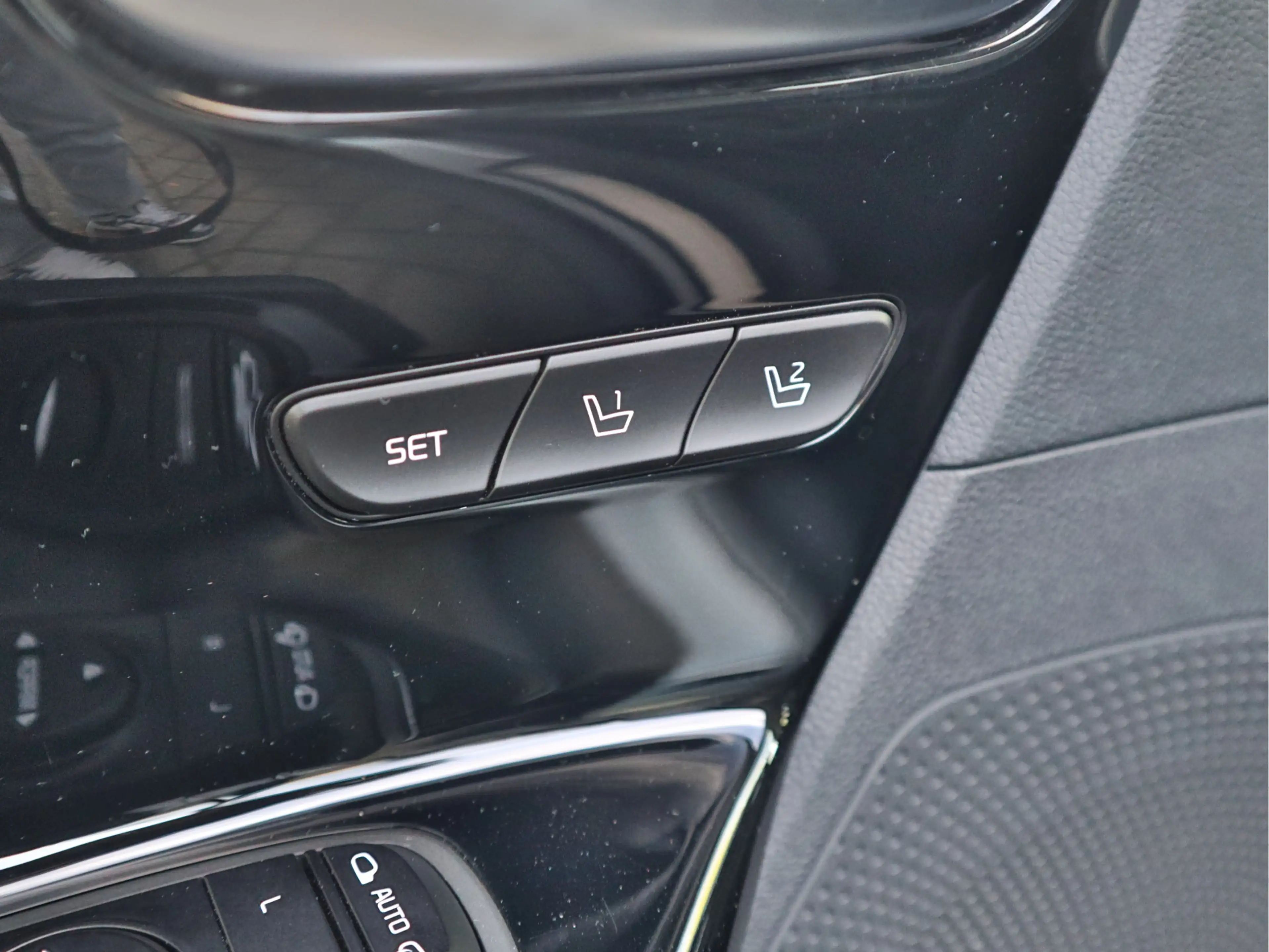 Kia Niro 1.6 GDi PHEV Plug-In-Hybrid ExecutiveLine 26.963km — photo 22