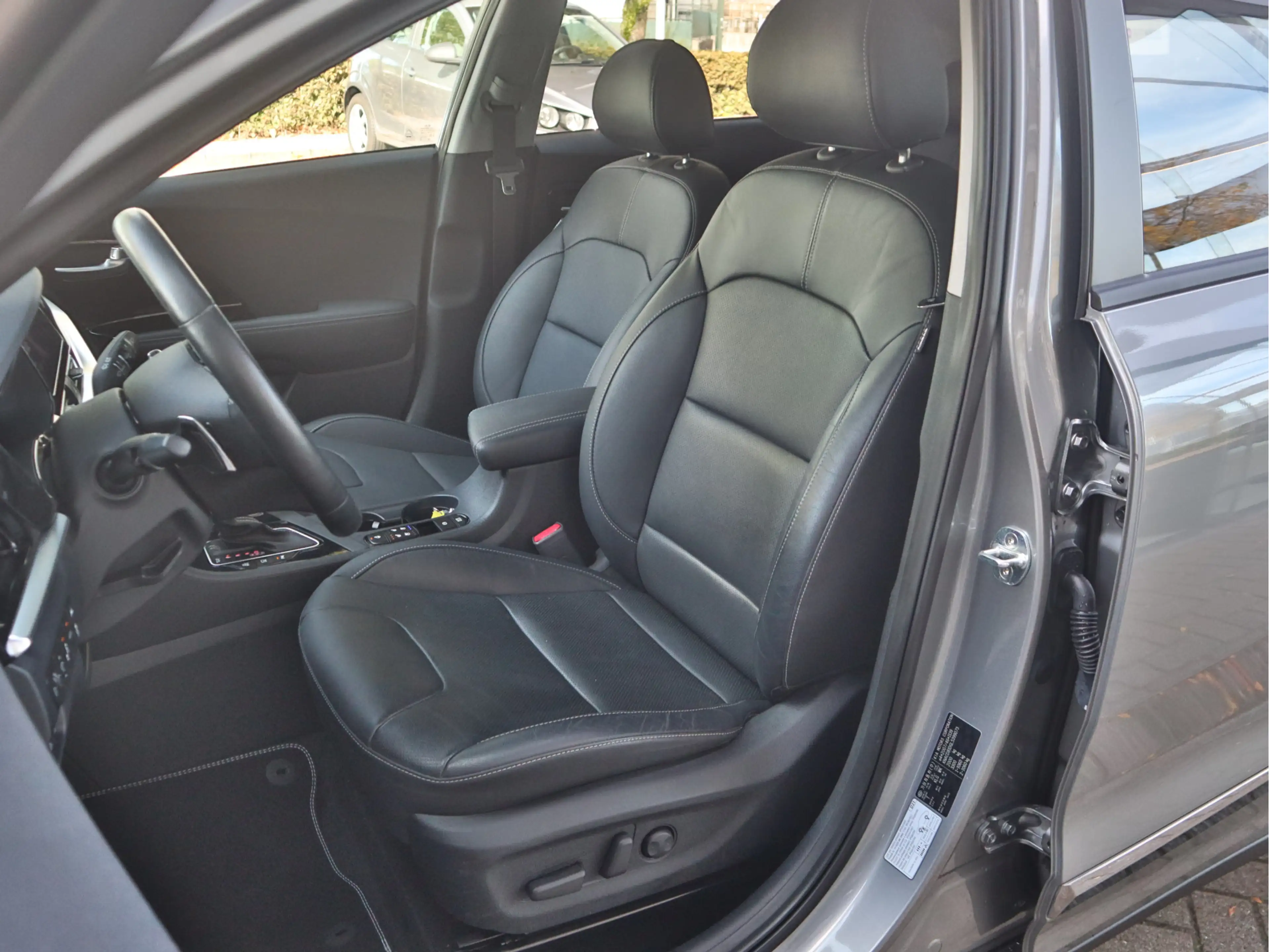 Kia Niro 1.6 GDi PHEV Plug-In-Hybrid ExecutiveLine 26.963km — photo 20