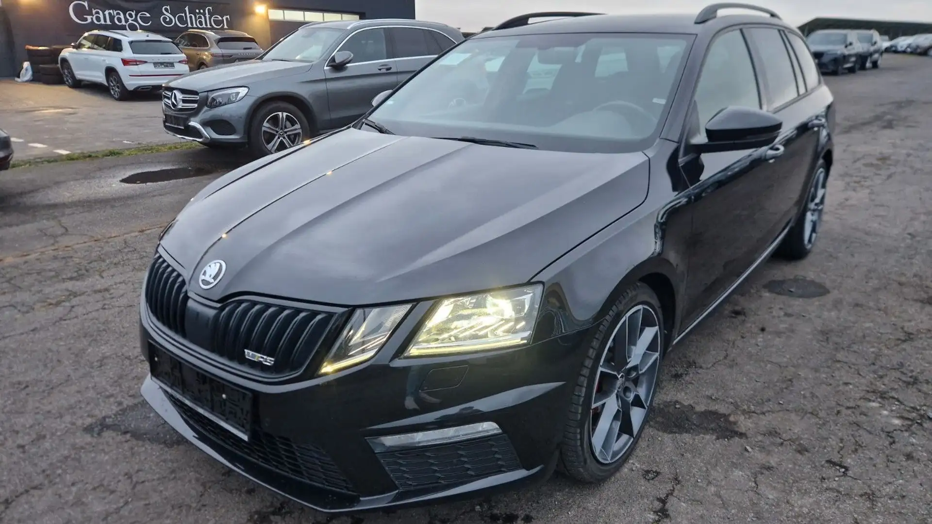 Skoda Octavia Combi RS Navi LED ACC Schwarz - 1