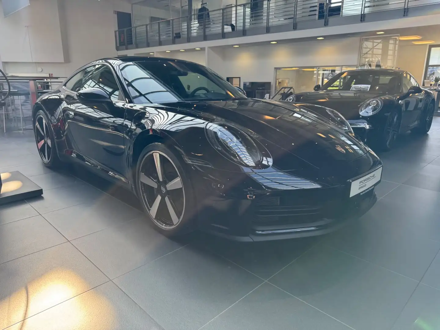 Porsche 992 911 Coupé*FACE LIFT*NEW MODELL*LIFTSYSTEM* Zwart - 2