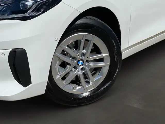 BMW 2 Series view 6