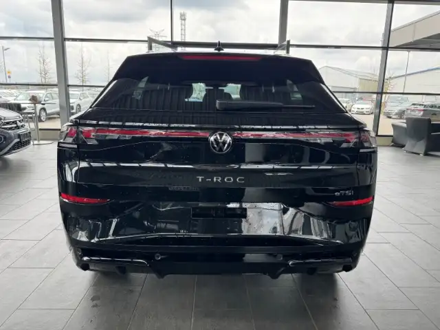 Volkswagen T-Roc view 6