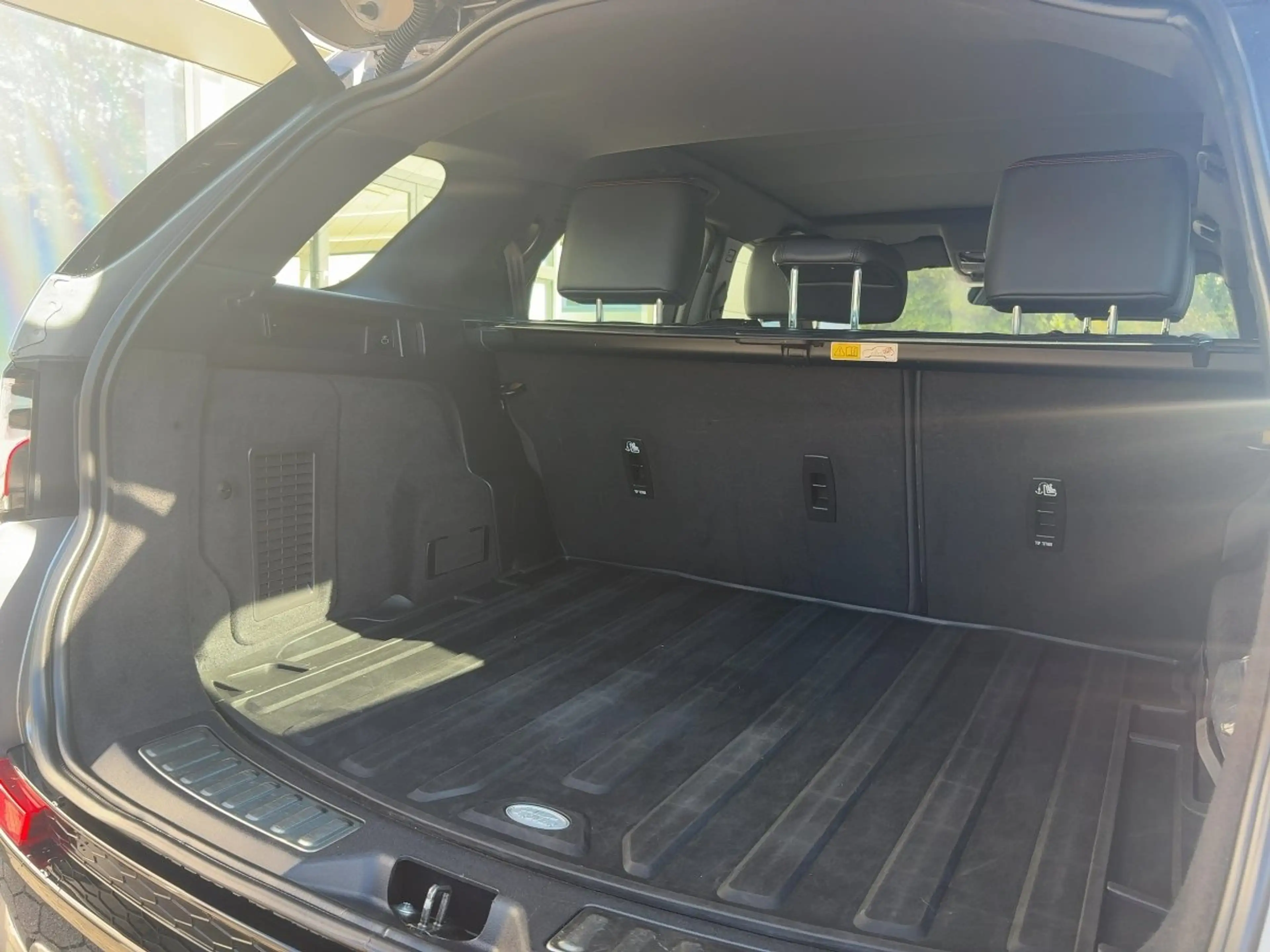 Land Rover Discovery Sport 2.0 Diesel D165 R-Dynamic SE Schalter — photo 8