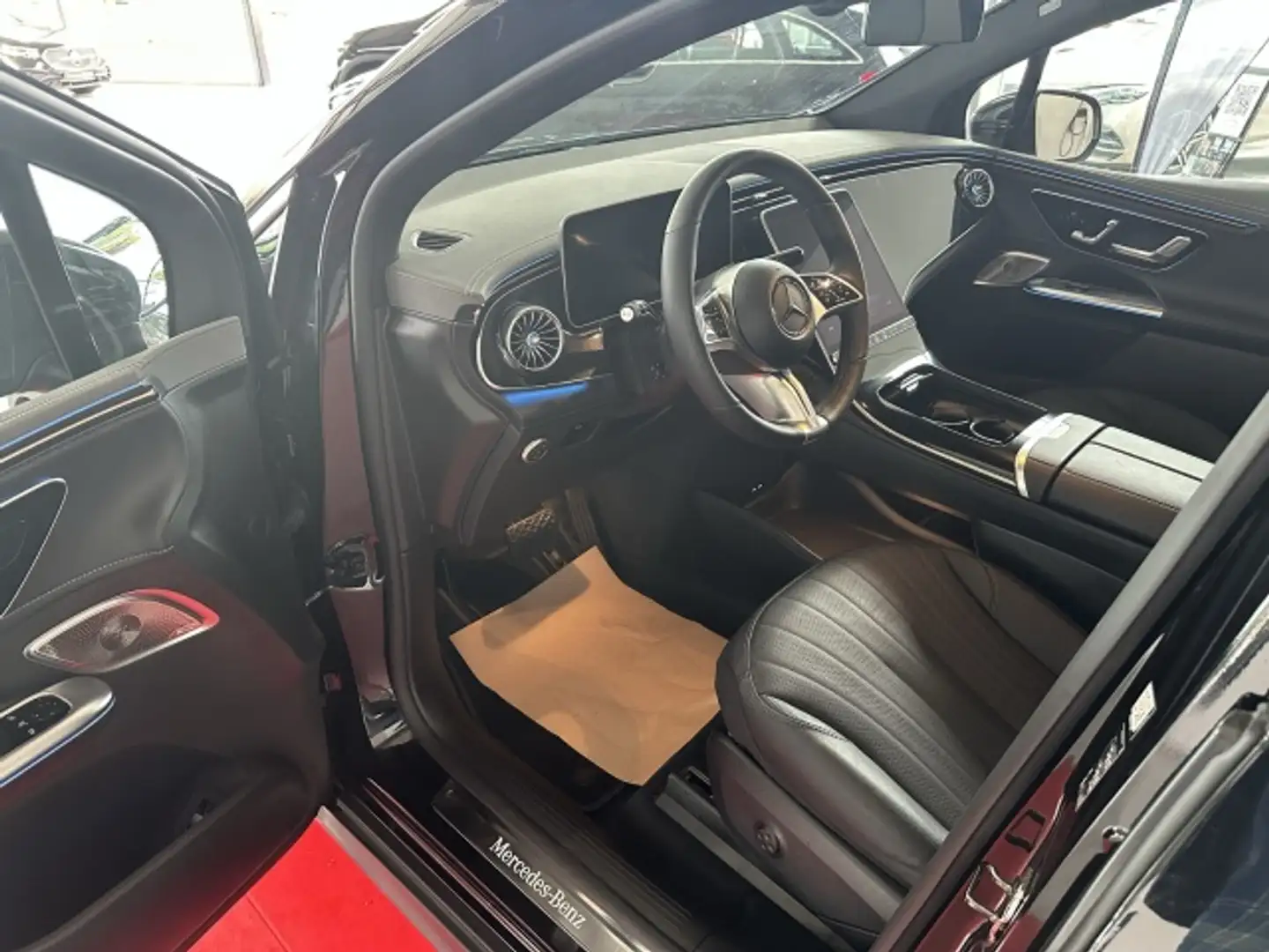 Mercedes-Benz EQE SUV EQE 350+ ELEKTRICART+PANORAMA+AHK+FAHRASSISTENT Schwarz - 2