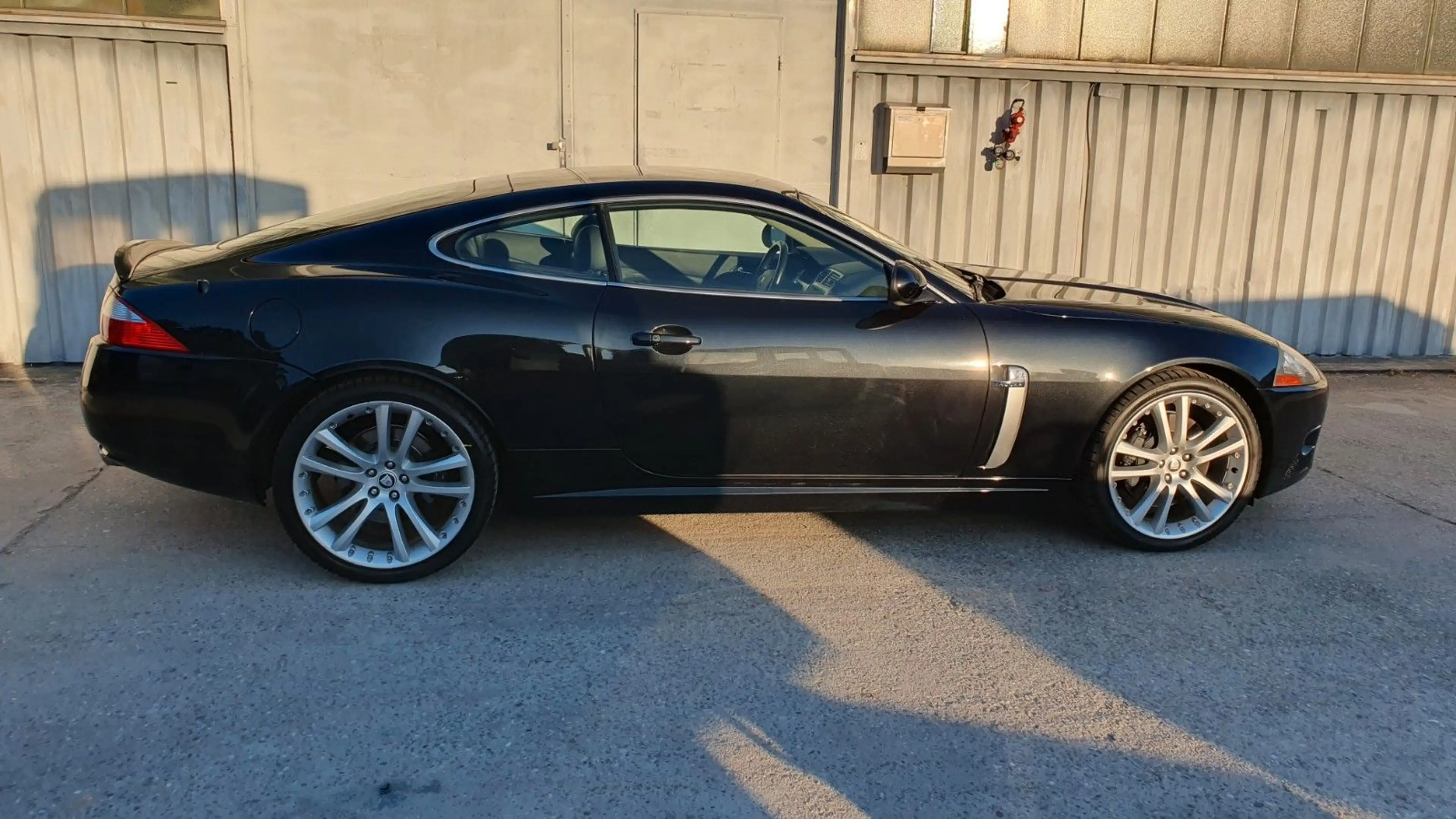 Jaguar XK Coupe /  4.2 XKR Coupe,Navi,Automatik — photo 4