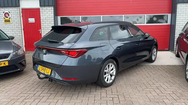 Seat Leon view 2
