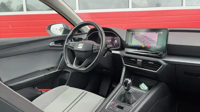 Seat Leon view 3