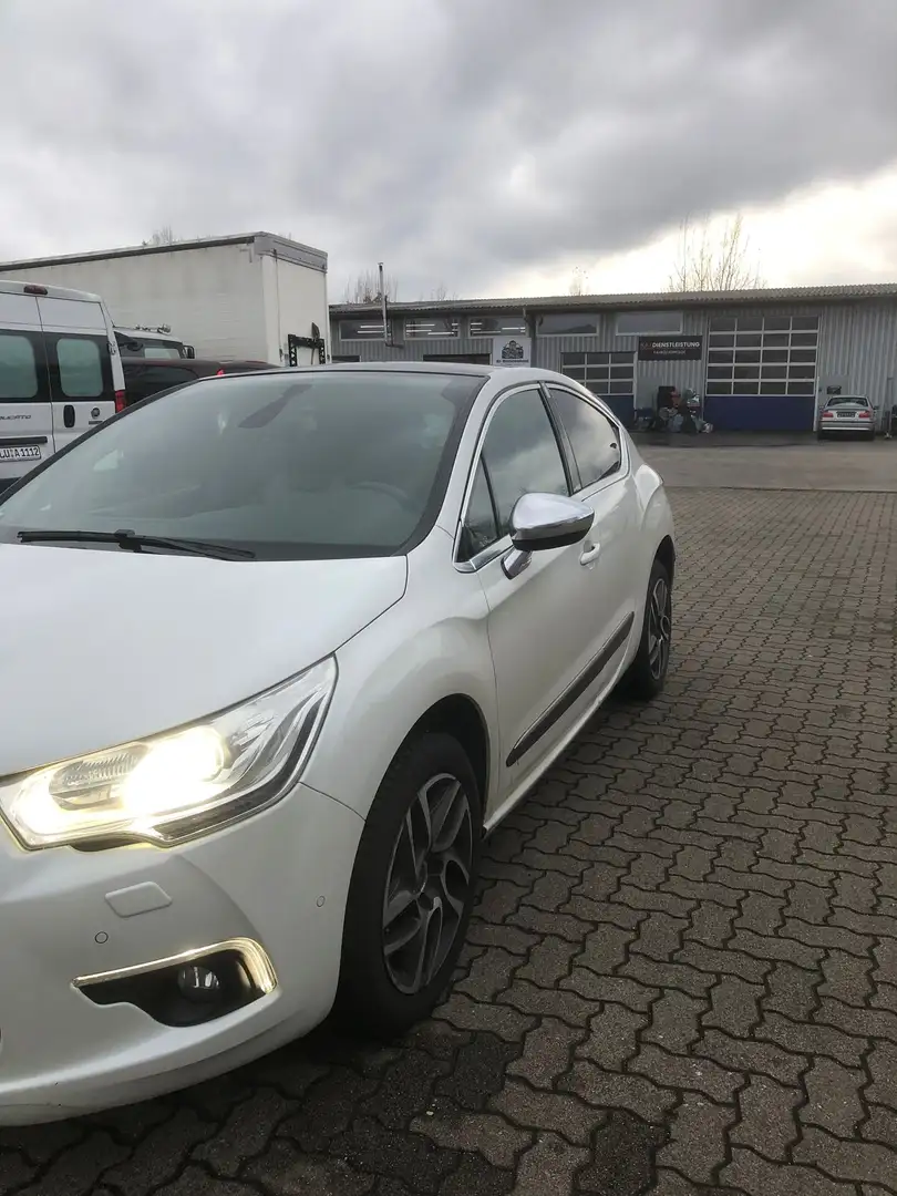 Citroen DS4 DS4 e-HDi 115 ETG6 Urban Show Bílá - 2