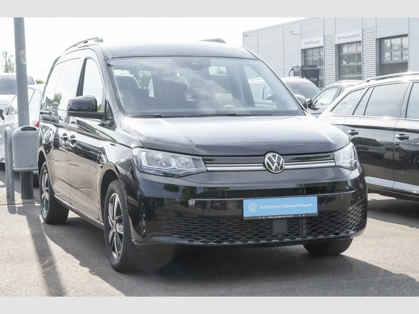 Volkswagen Caddy Maxi 1.5 TSI Life 7-Sitzer, AHK, Navi, Zwart - 2
