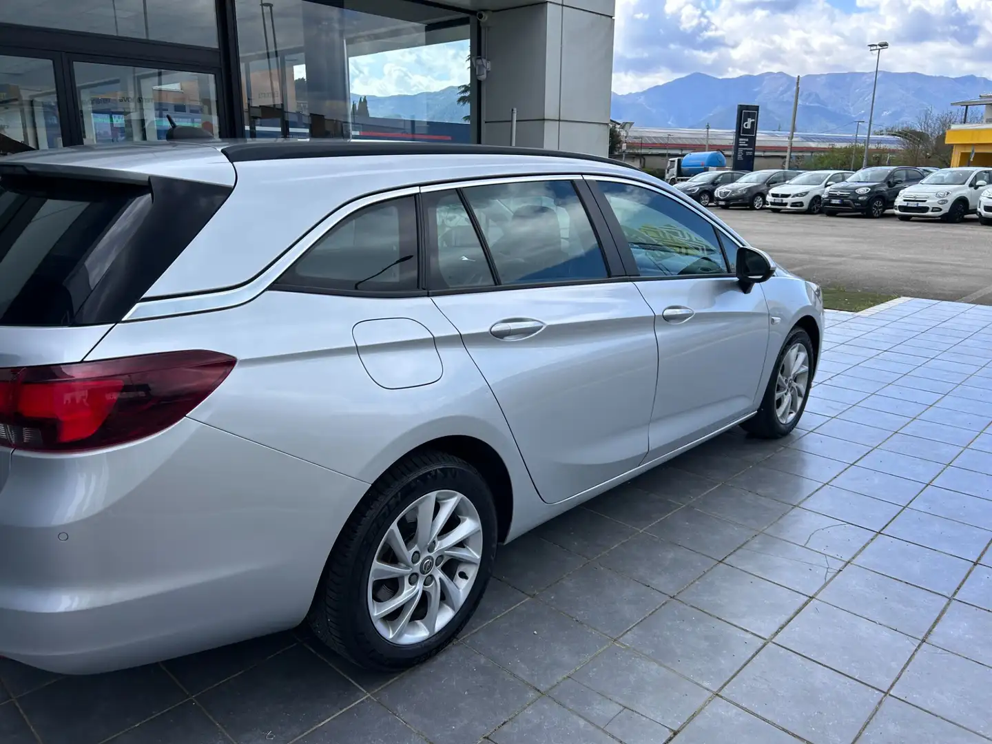 Opel Astra 1.6 CDTi 136CV Start&Stop Sports Tourer Dynamic Silber - 2