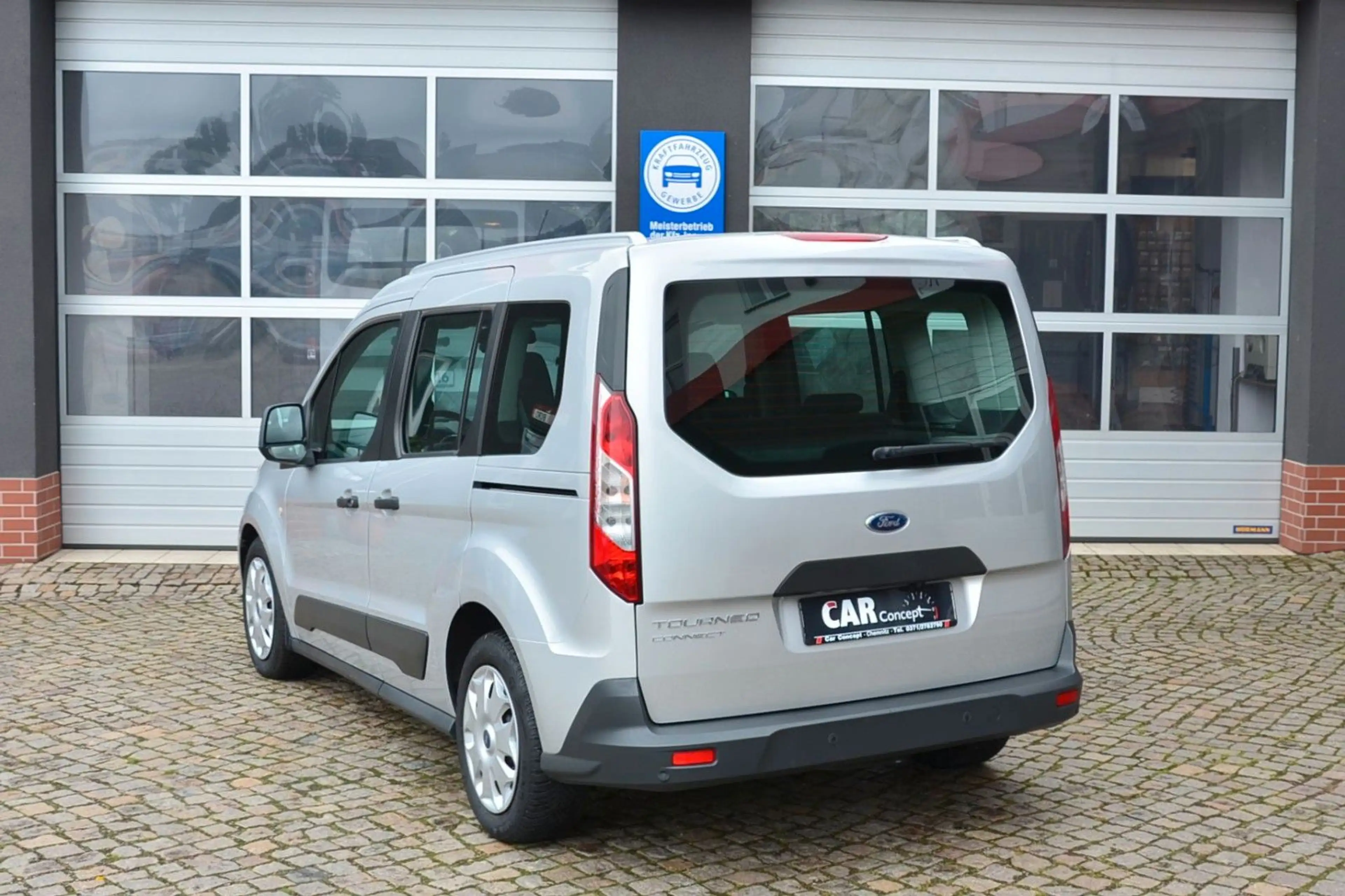 Ford Tourneo Connect 1.5 TDCi *Navi / Sitzheizung* — photo 7