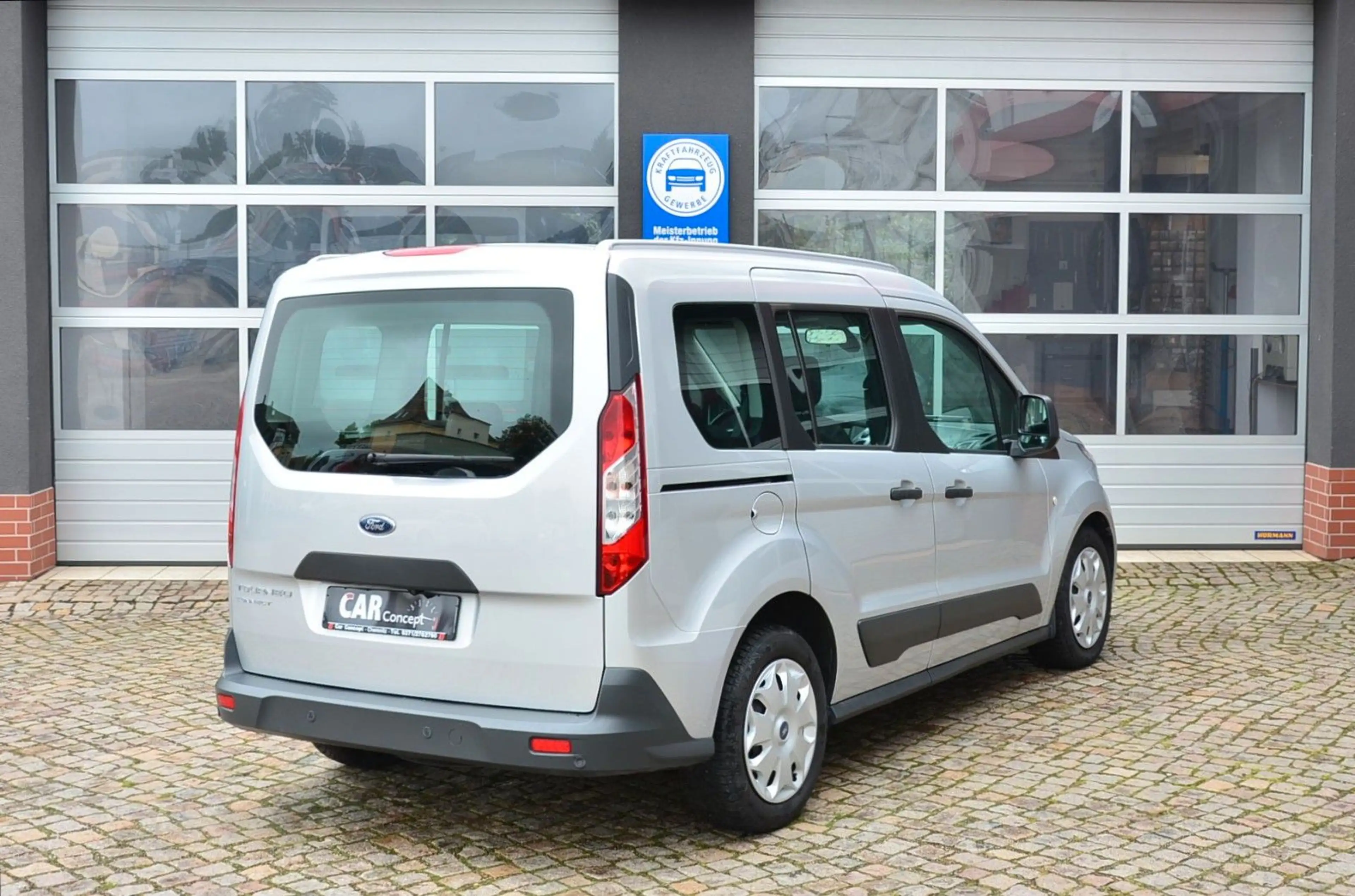 Ford Tourneo Connect 1.5 TDCi *Navi / Sitzheizung* — photo 5