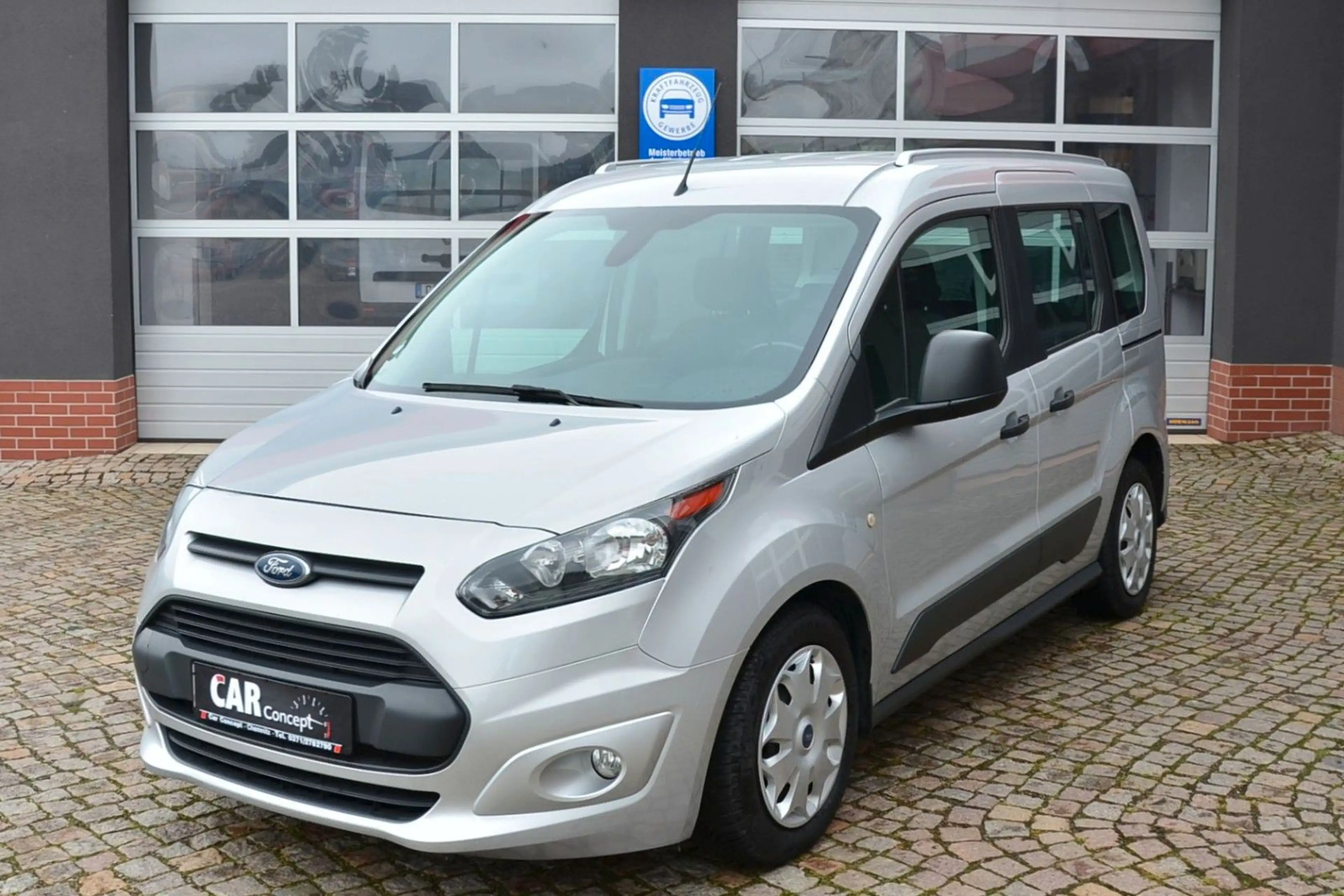 Ford Tourneo Connect 1.5 TDCi *Navi / Sitzheizung*