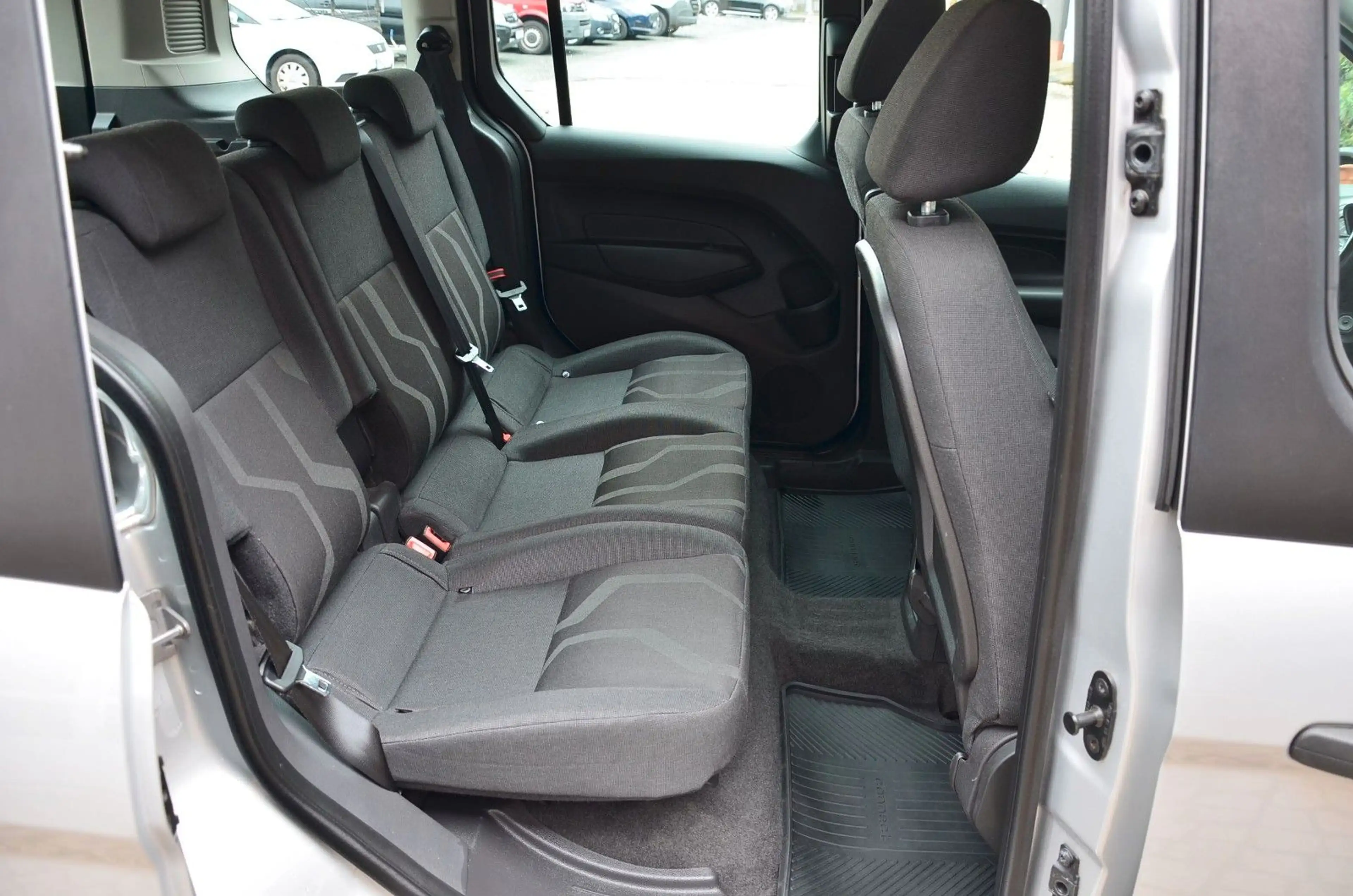 Ford Tourneo Connect 1.5 TDCi *Navi / Sitzheizung* — photo 13