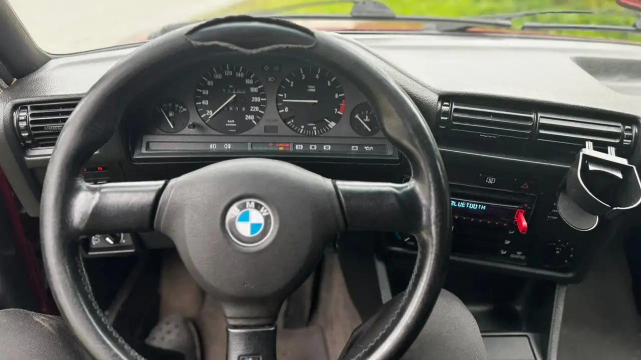 BMW 320i, foto 11