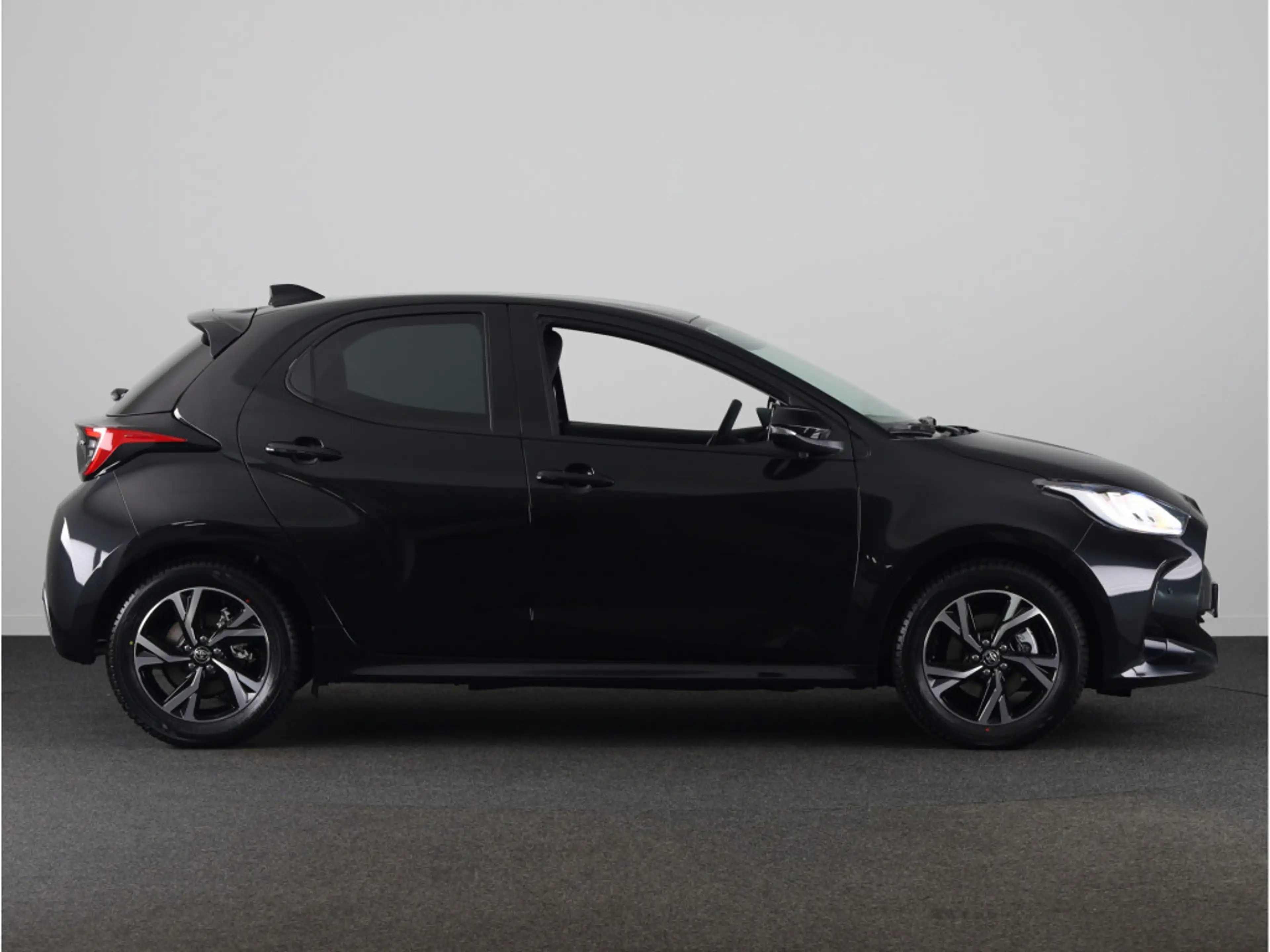 Toyota Yaris 1.5 Hybrid 115 Dynamic Actie — photo 2