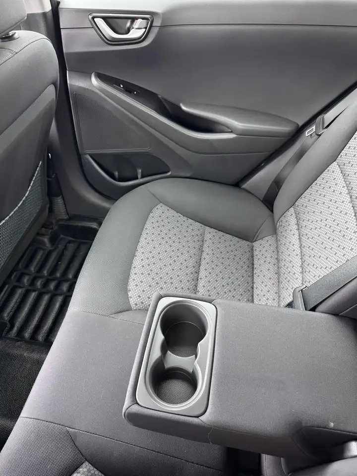 Hyundai IONIQ снимка Hyundai IONIQ