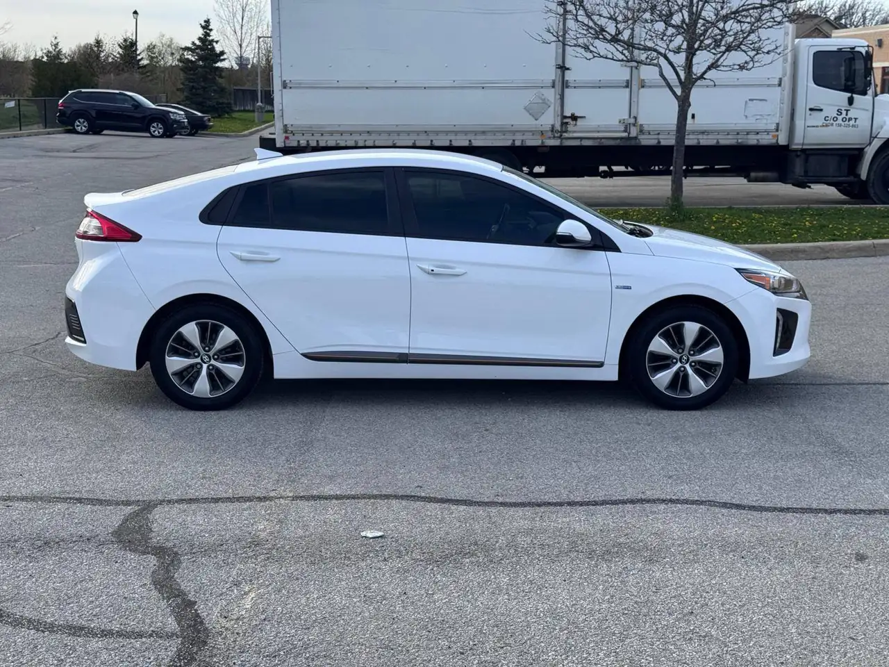 Hyundai IONIQ снимка Hyundai IONIQ