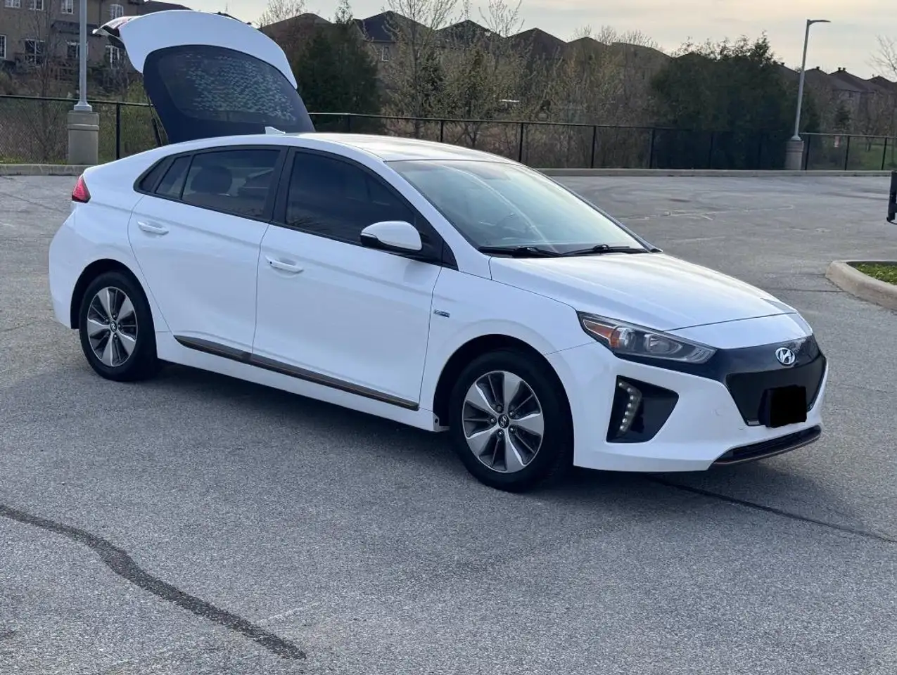 Hyundai IONIQ снимка Hyundai IONIQ