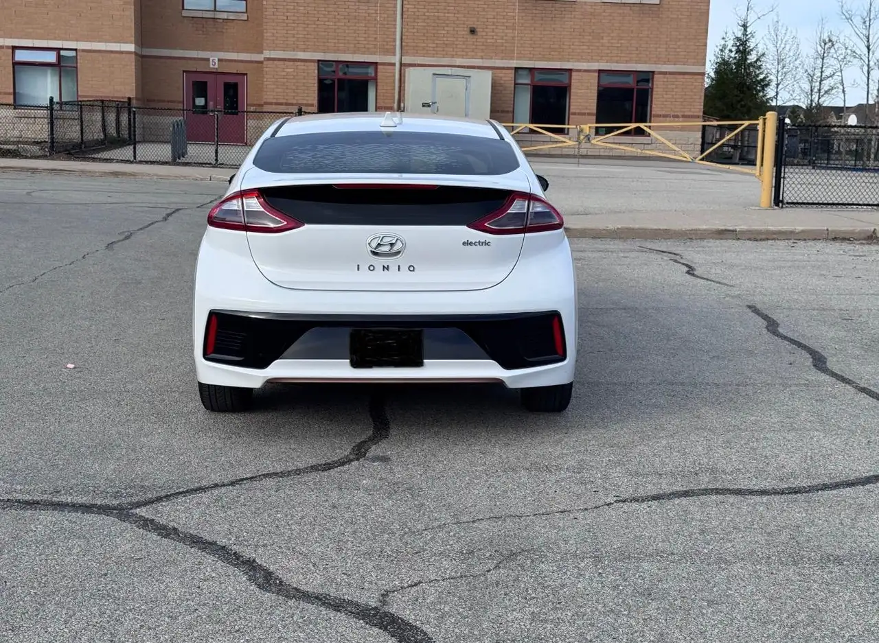 Hyundai IONIQ снимка Hyundai IONIQ