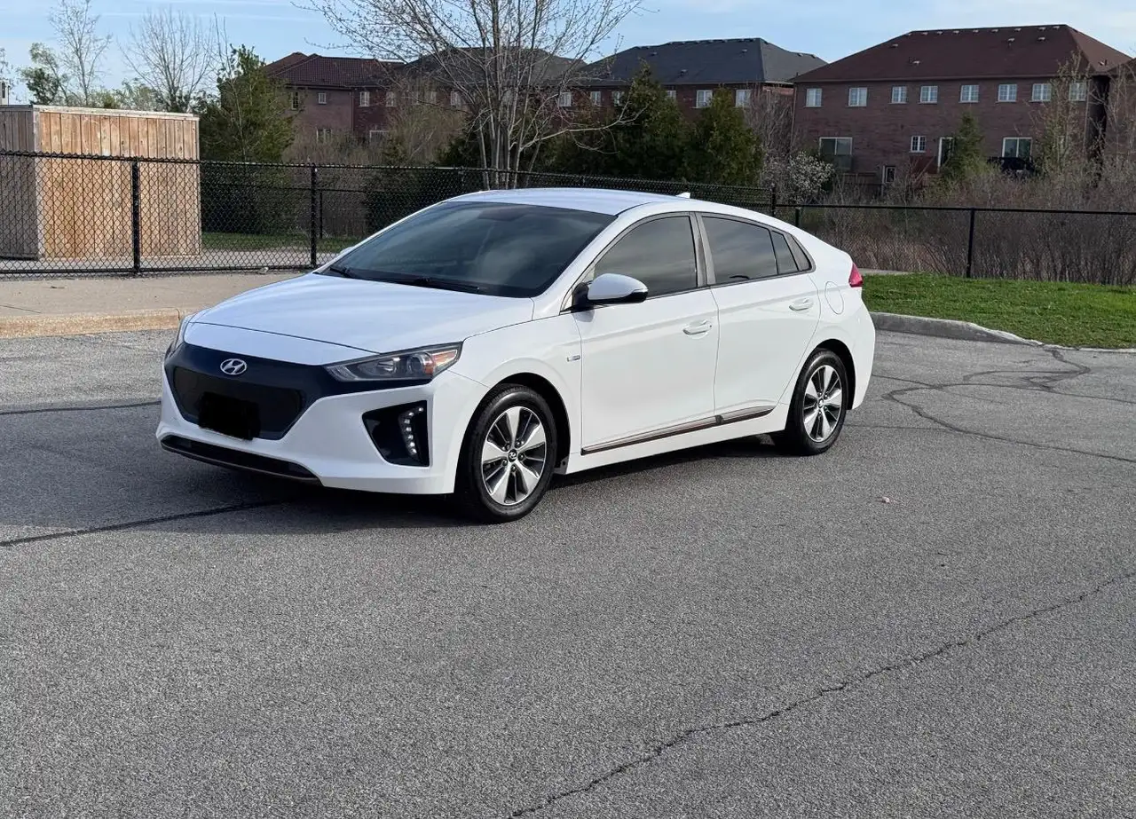 Hyundai IONIQ снимка Hyundai IONIQ