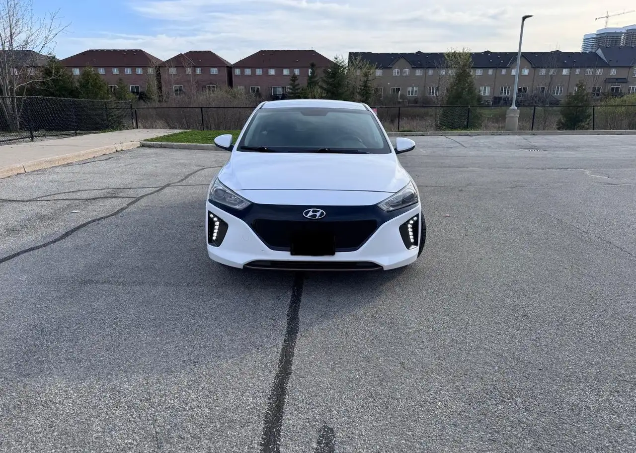 Hyundai IONIQ снимка Hyundai IONIQ