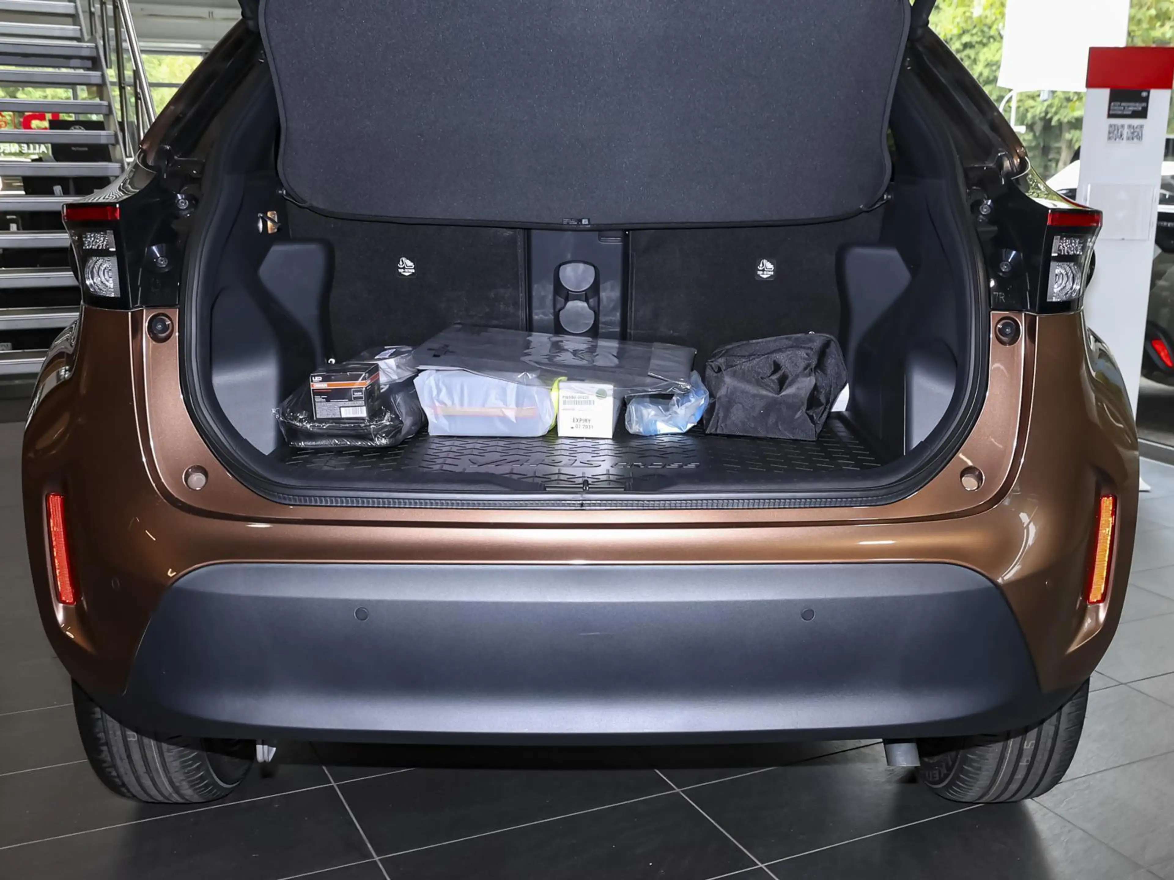 Toyota Yaris Cross Lounge 1,5 Hybrid  Premium-P. SHZ — photo 8