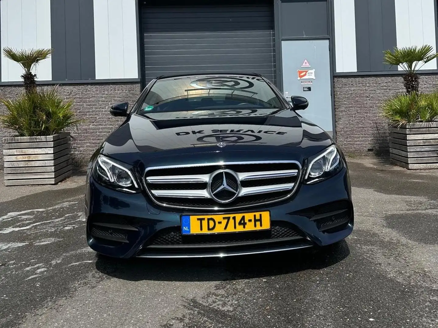 Mercedes-Benz E 200 200 Bus. Sol. AMG Groen - 2