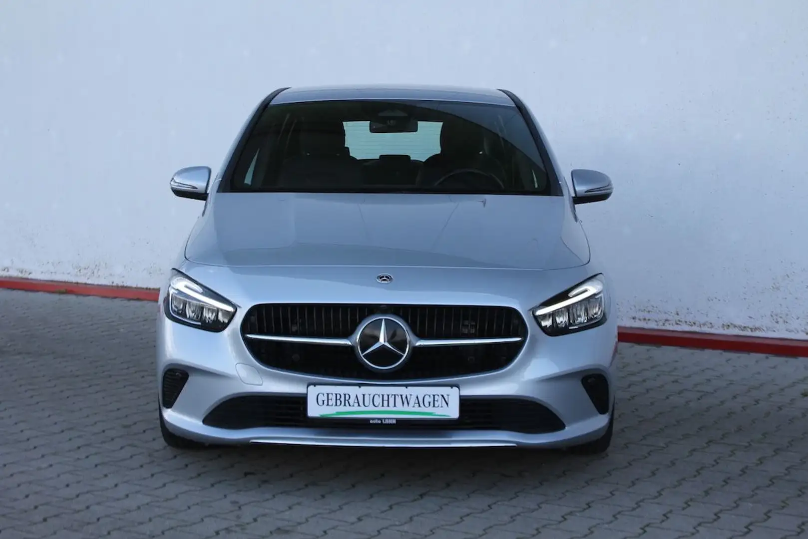 Mercedes-Benz B 180 d 8G Progressive Line Urban WideScreen 458 Silber - 1