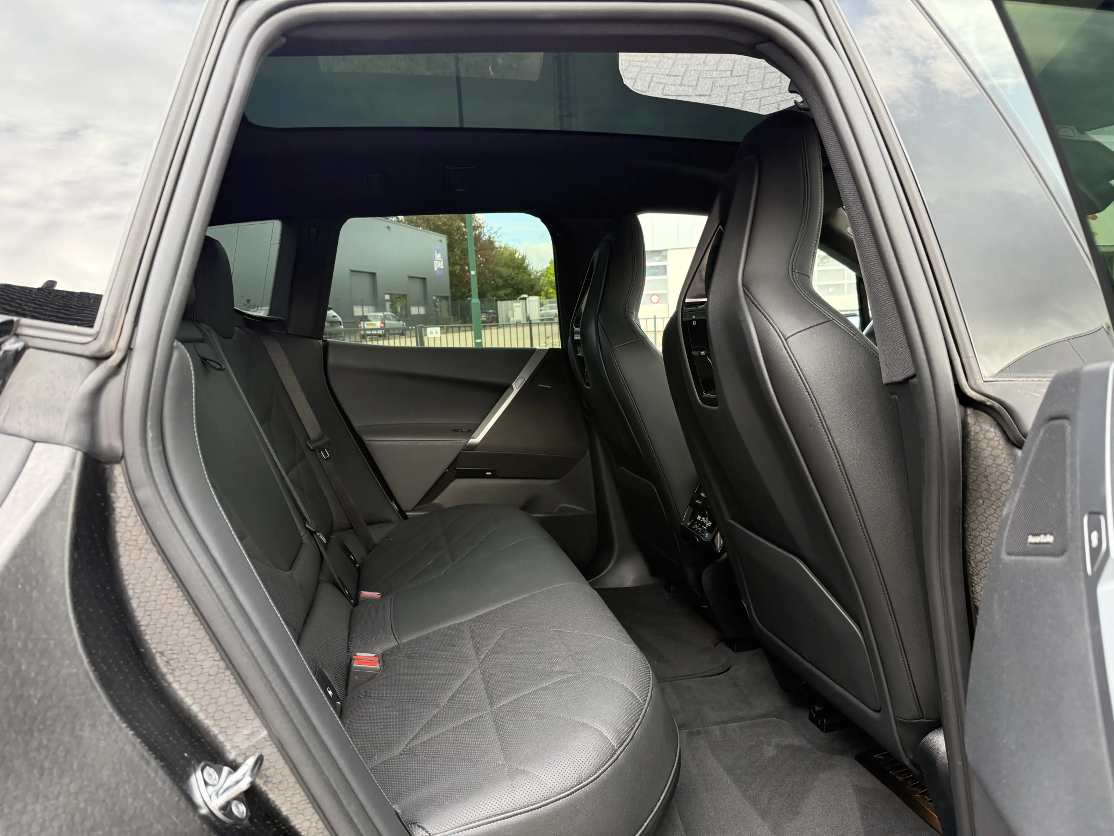 BMW iX xDrive40 Exec. Panoramadak Head-Up 21" Org. Nederl — photo 5