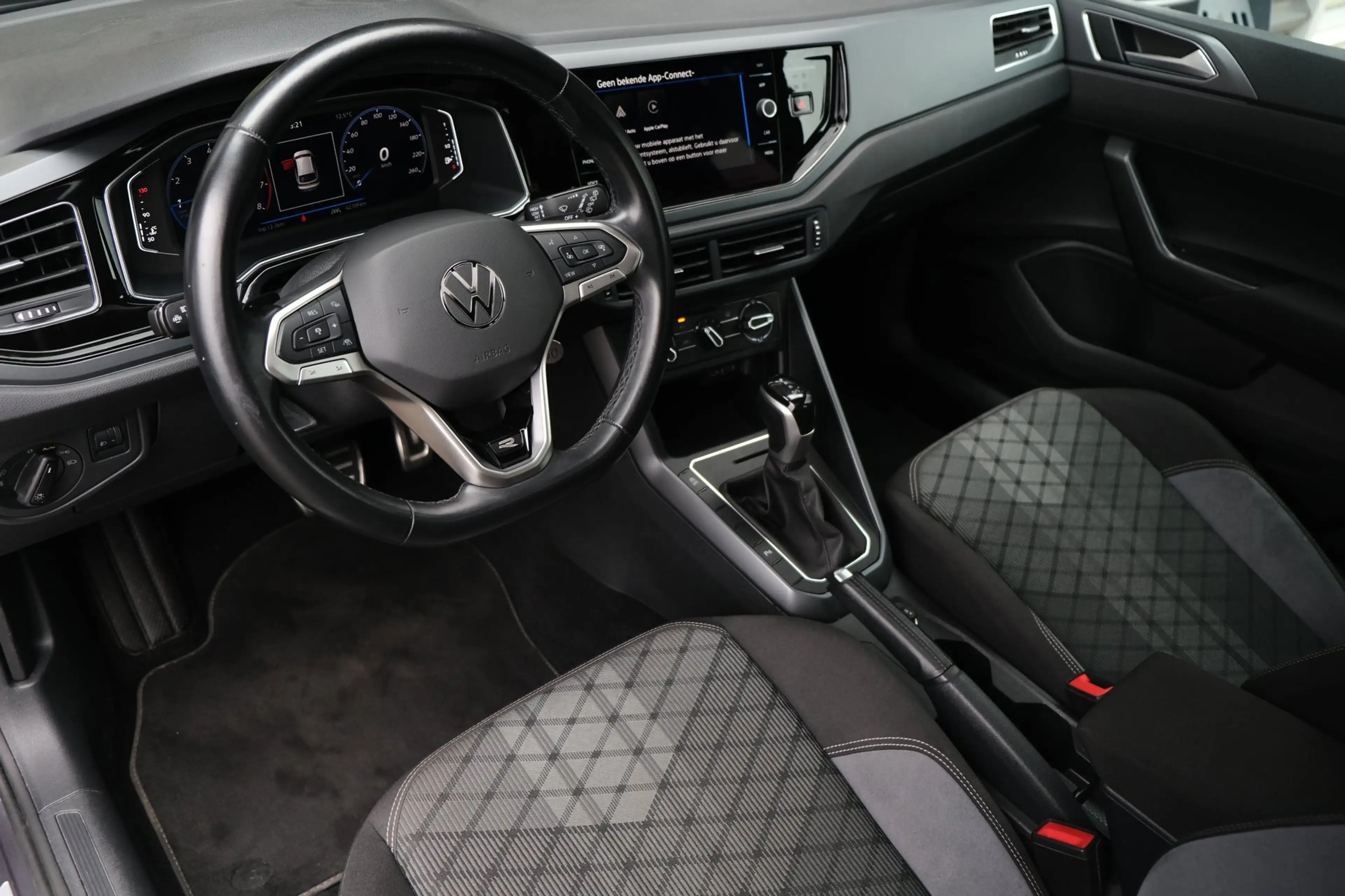 Volkswagen Taigo 1.0 TSI R-Line DSG Pano Carplay Led Virtual Acc Pd — photo 4
