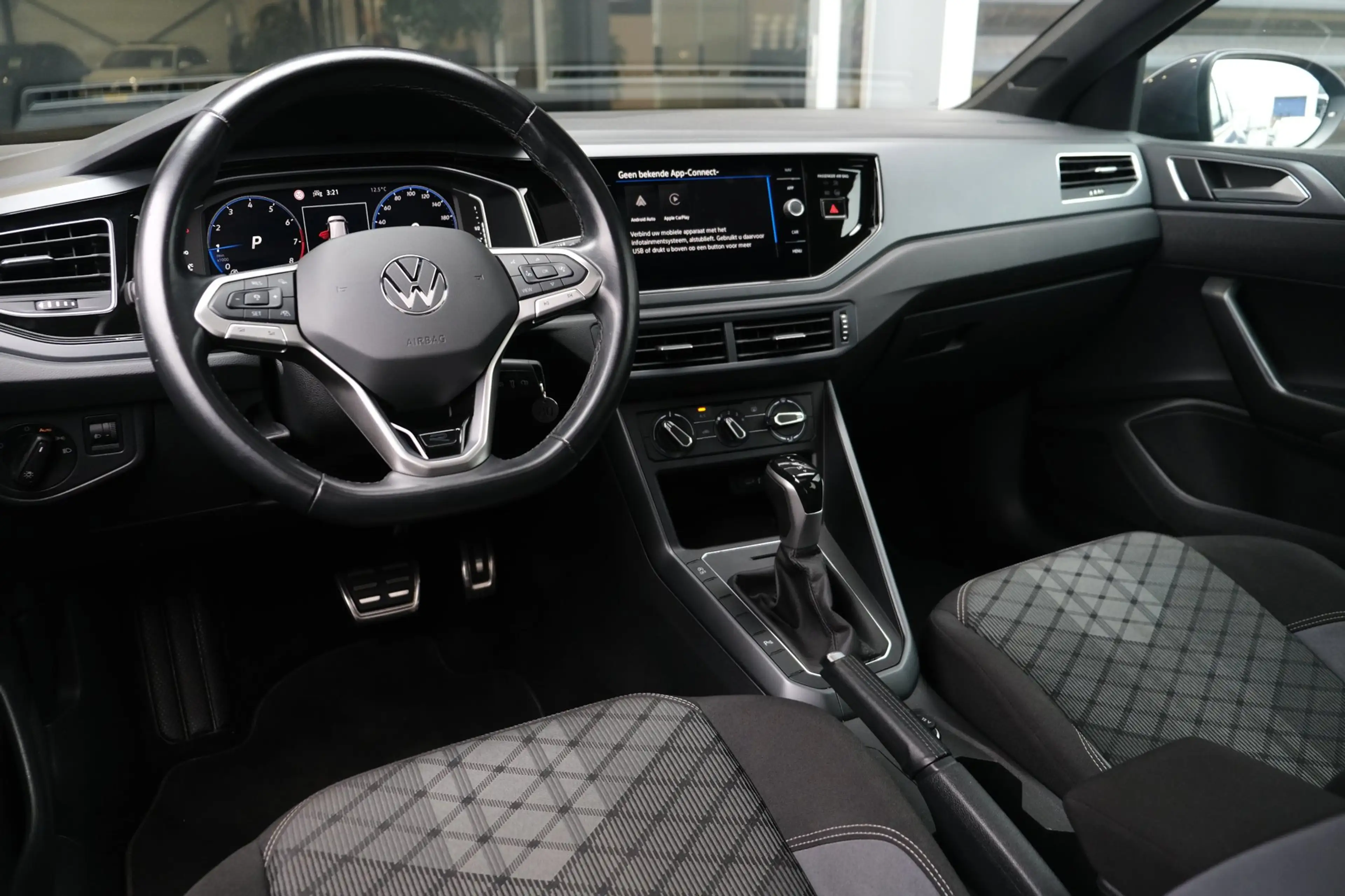 Volkswagen Taigo 1.0 TSI R-Line DSG Pano Carplay Led Virtual Acc Pd — photo 14