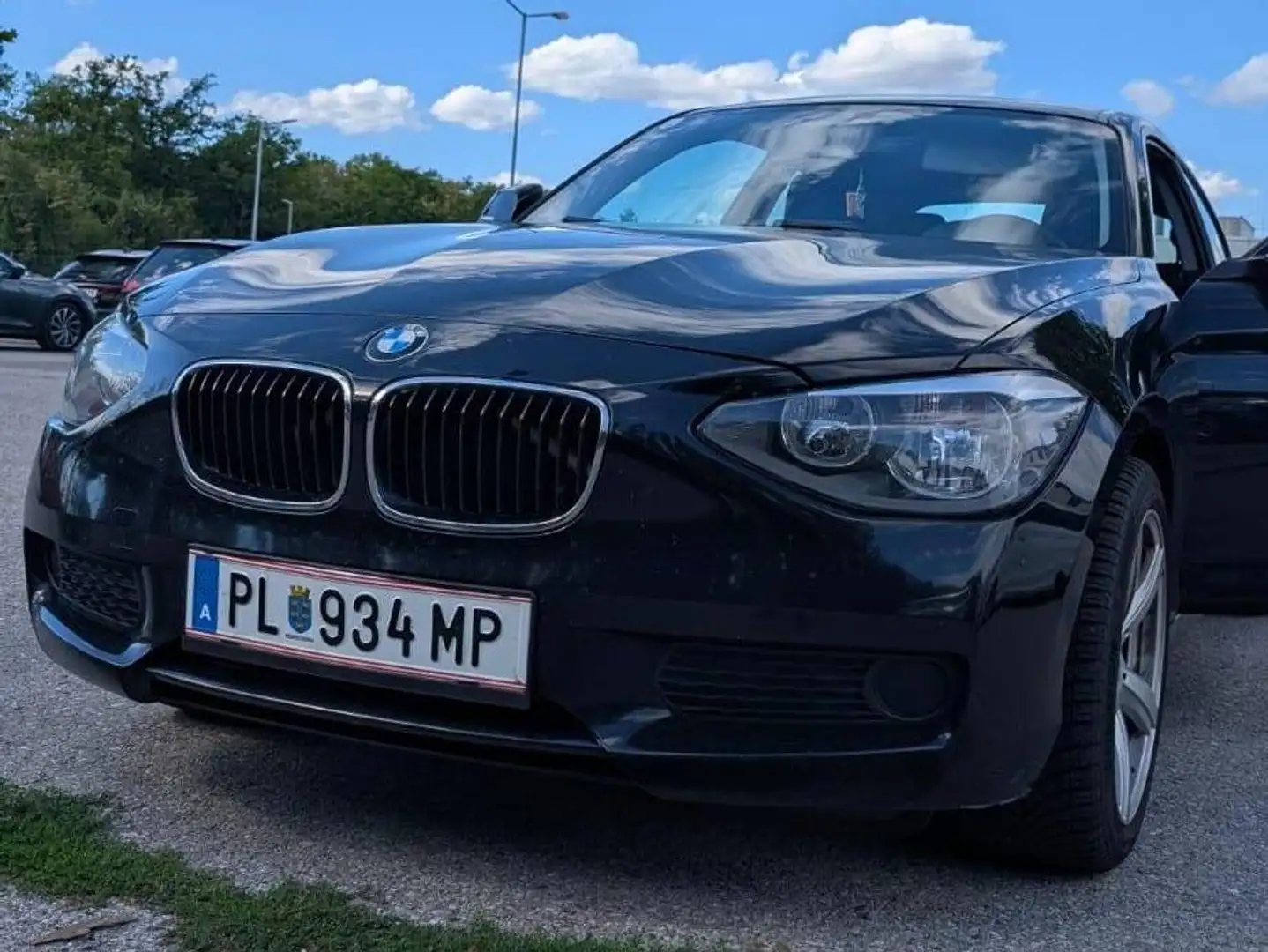 BMW 114 114i Schwarz - 1
